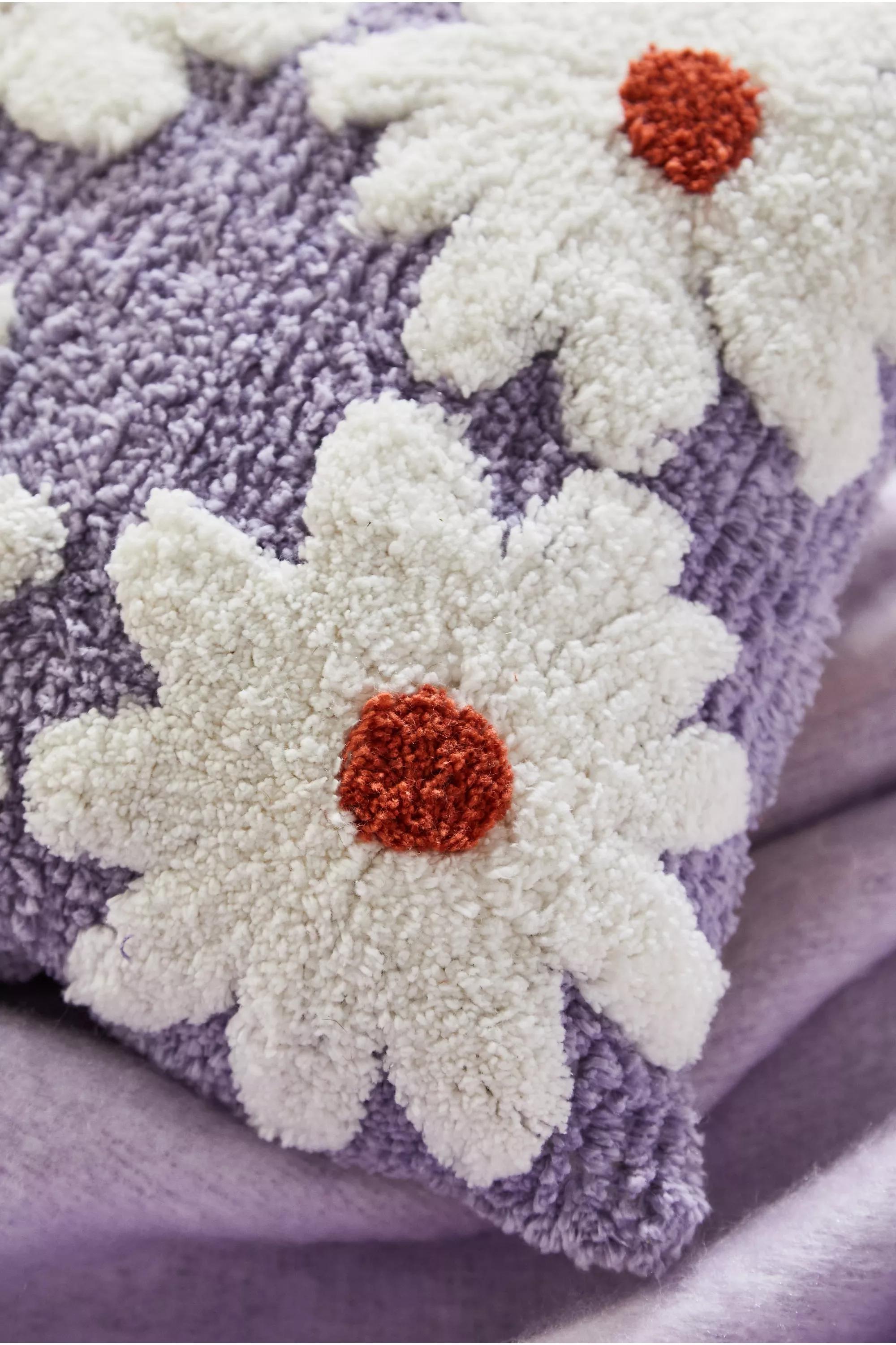 Purple Le Daisy Tufted Cushion, LILAC, large image number 3