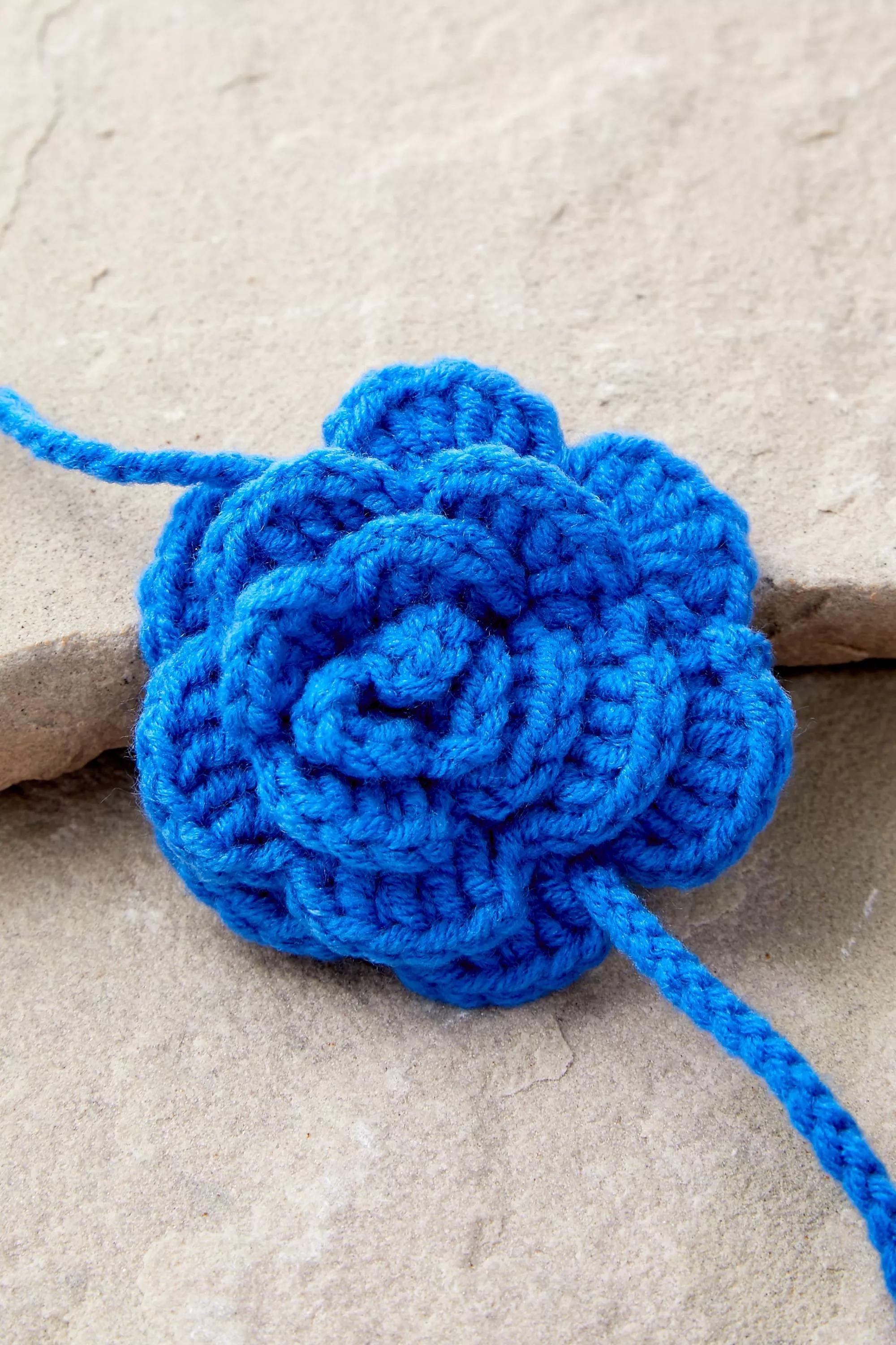 Blue Knit Flower Choker Necklace, , large image number 1