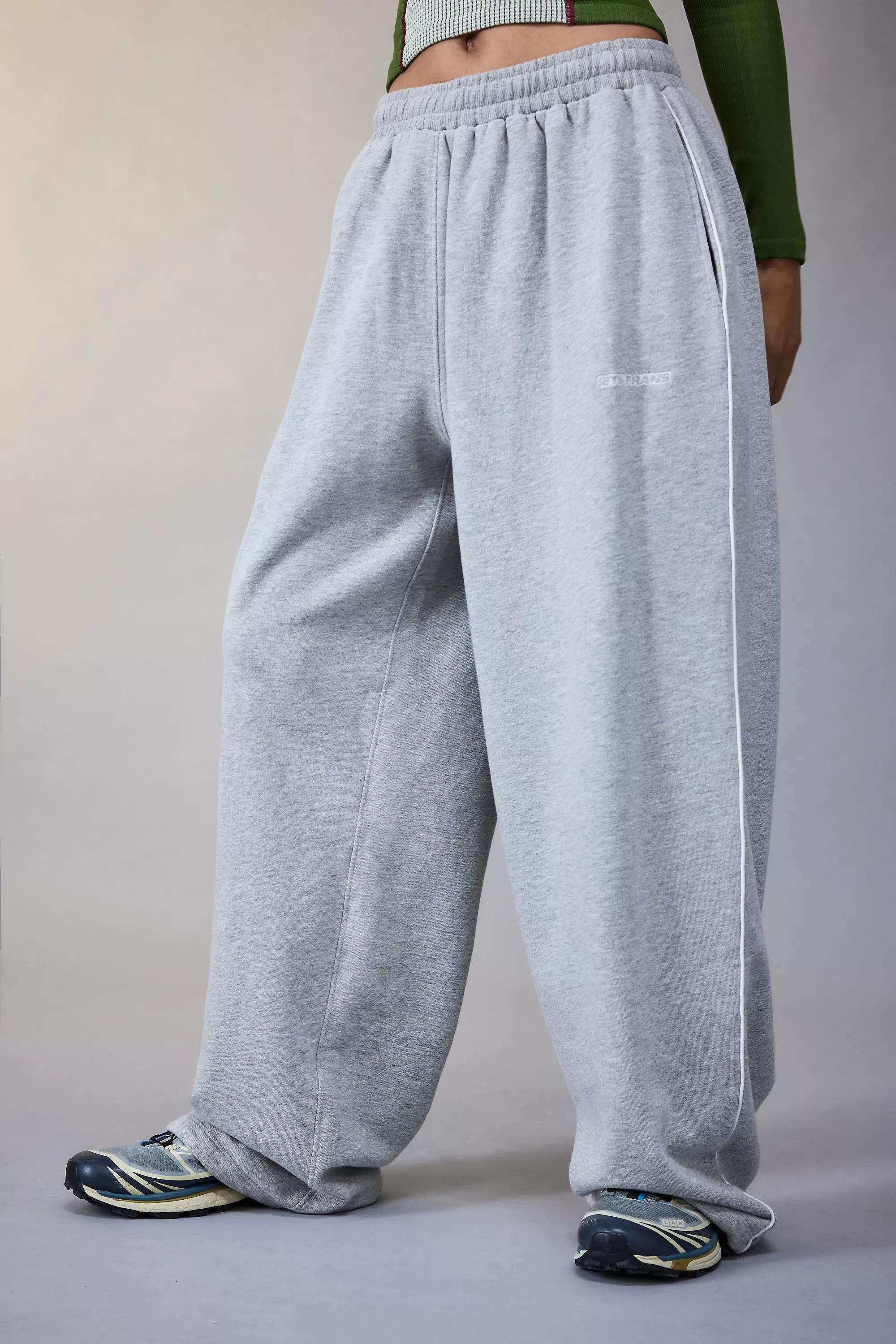 Grey hot sale sweatpants baggy