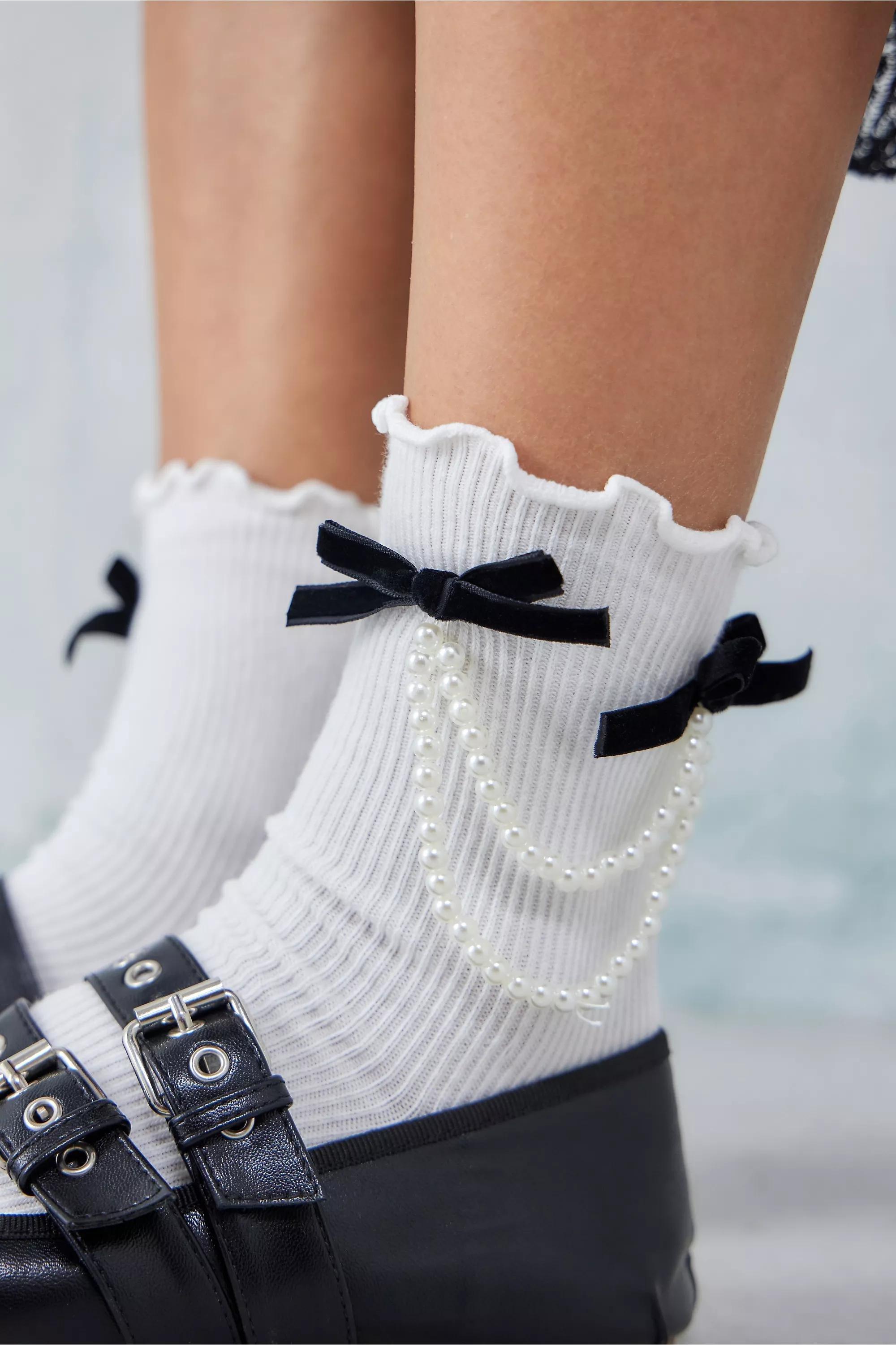 White Lettuce Edge Pearl Chain Socks, , large image number 0