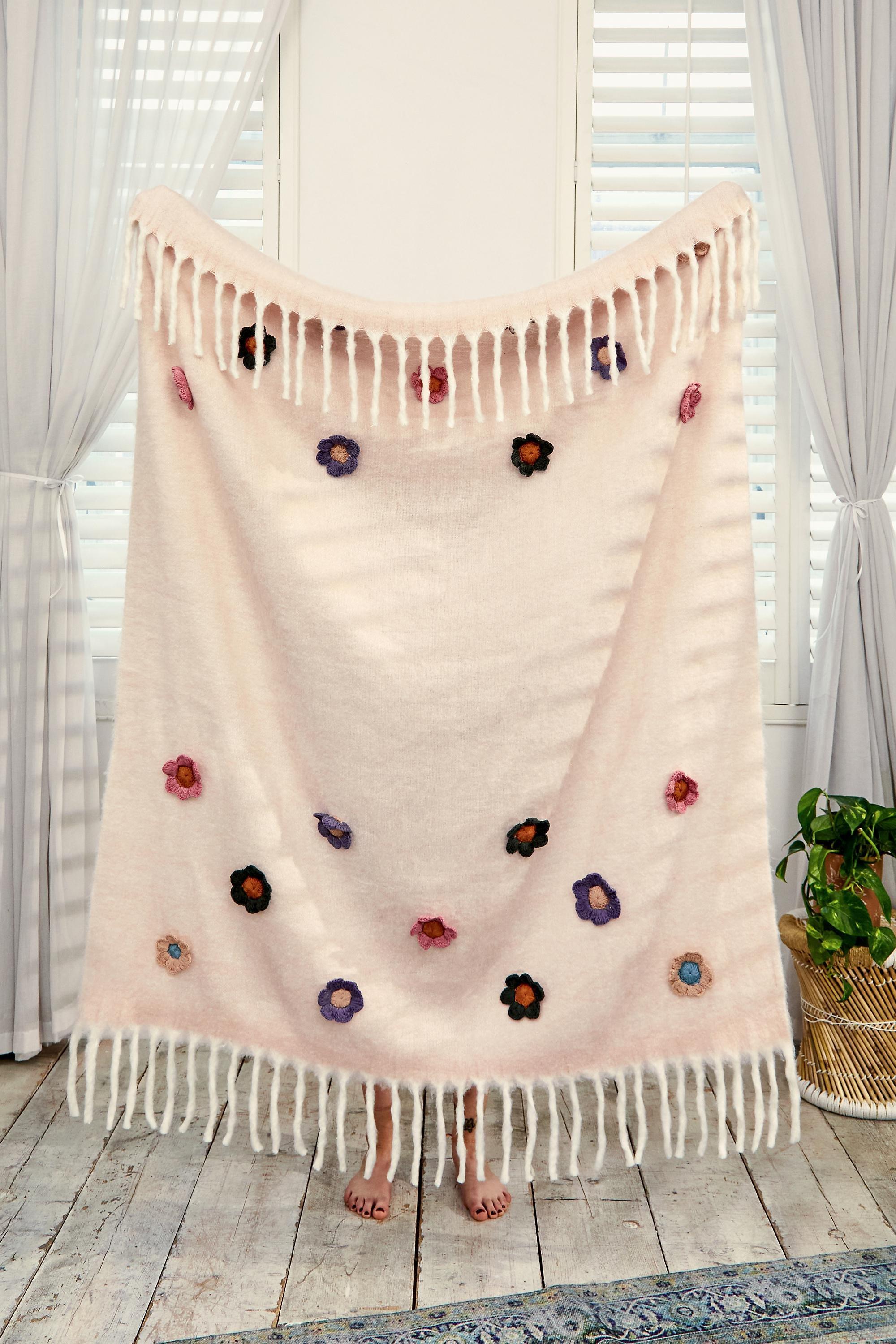 Pink Daisy Cosy Blanket, PINK, large image number 0