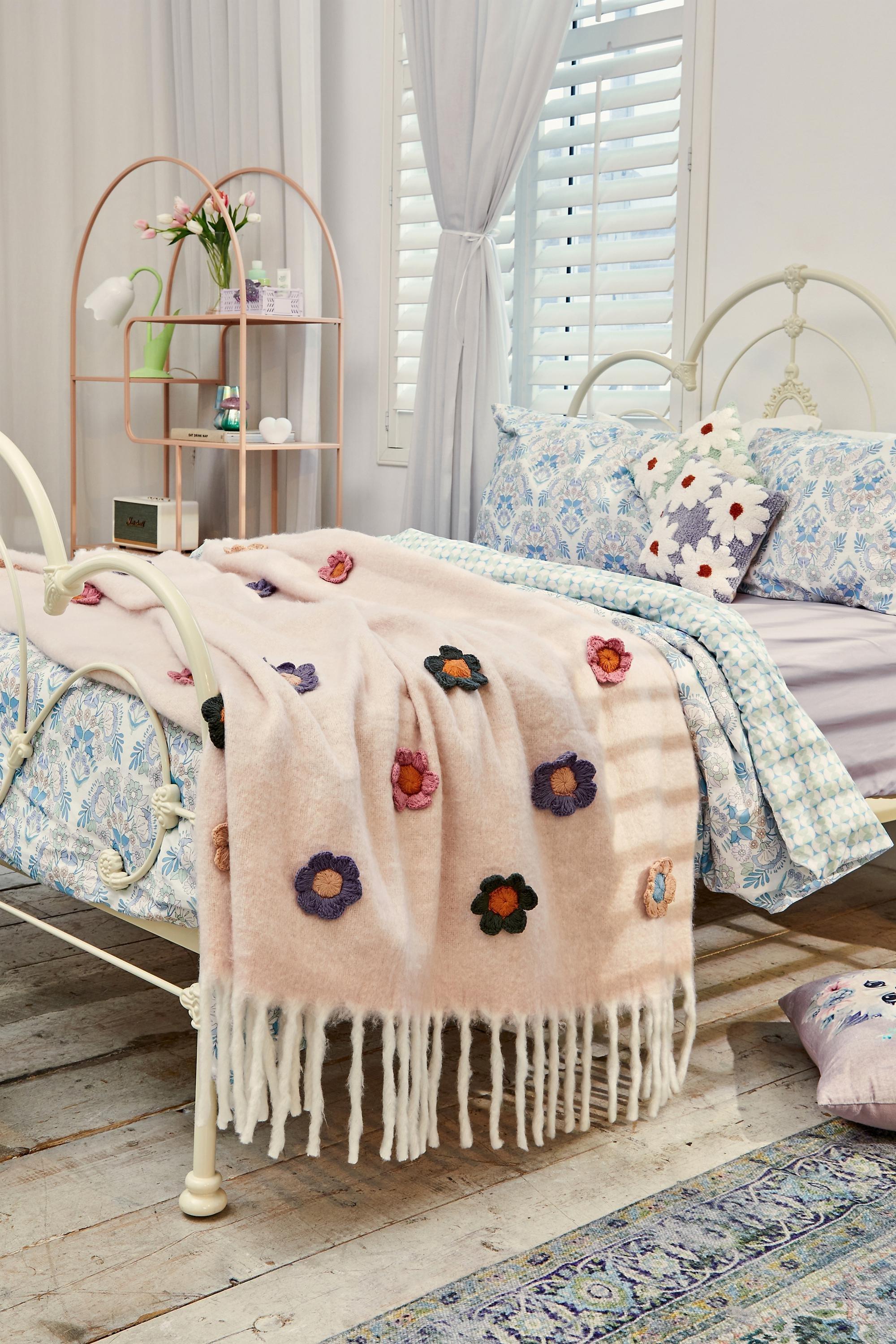 Pink Daisy Cosy Blanket, PINK, large image number 1