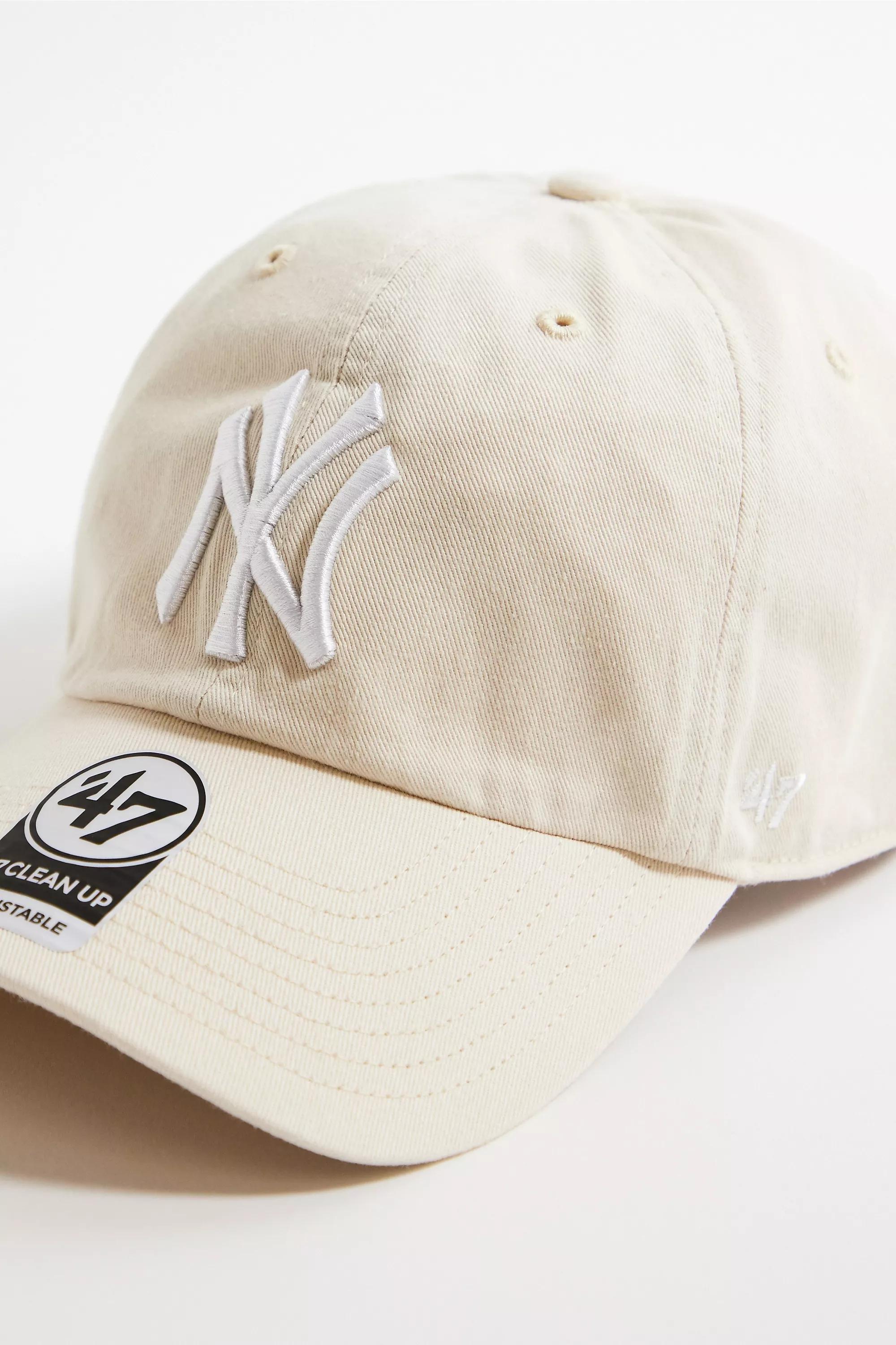 Urban Outfitters - Cream Ny Yankees Clean Up Cap