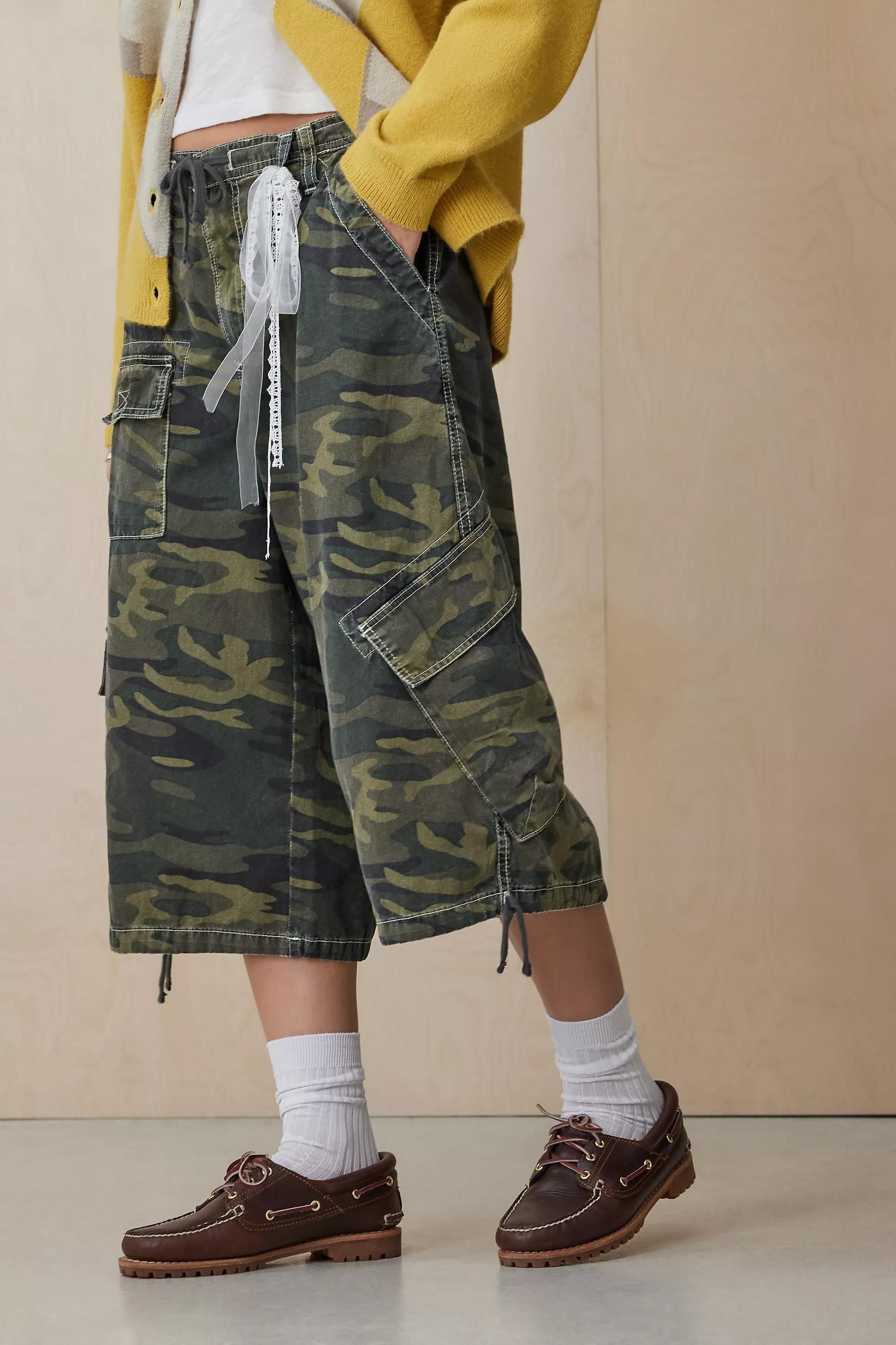 Khaki Detroit Camouflage Cropped Cargo Pants, , large image number 0