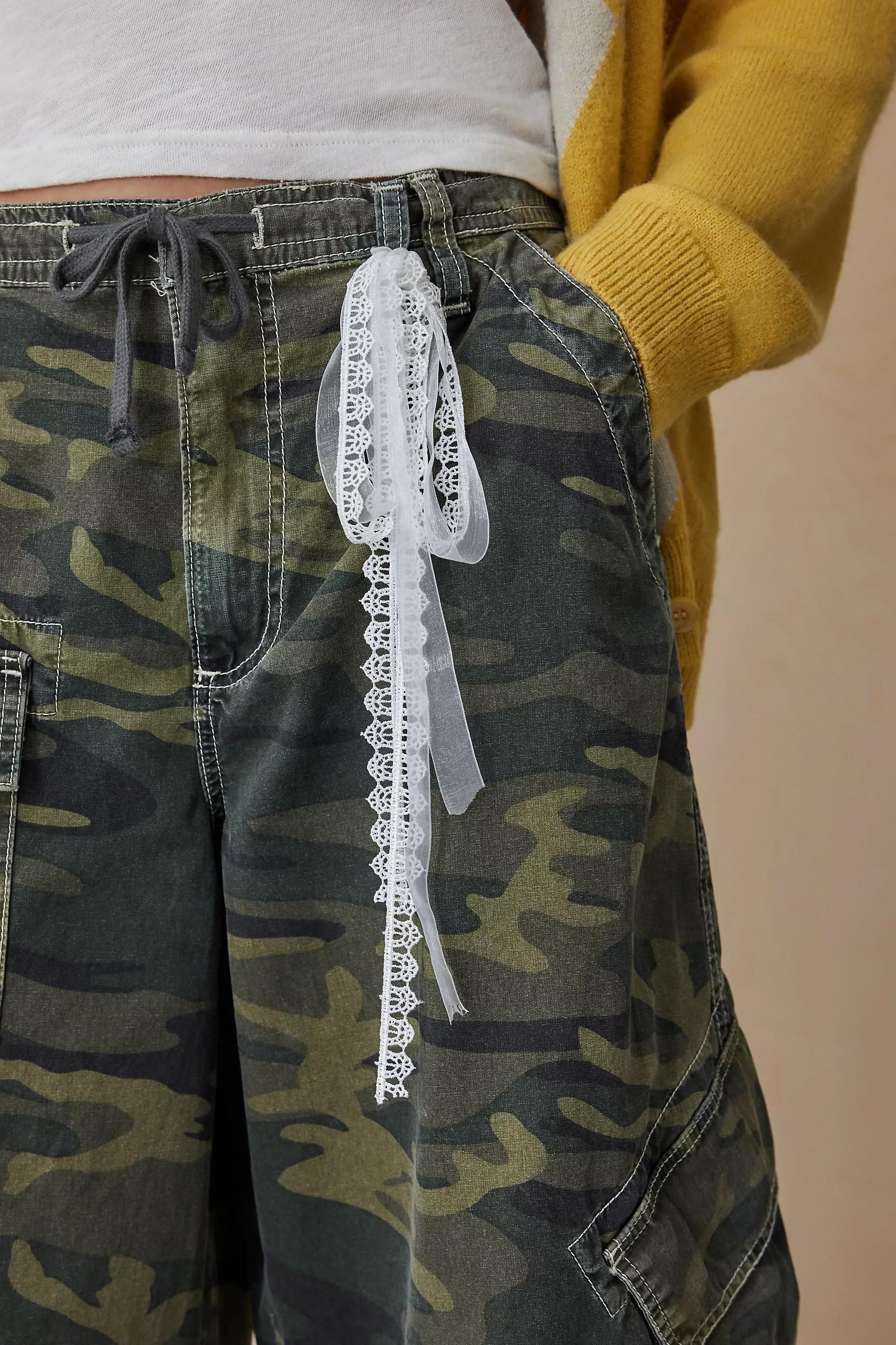 Khaki Detroit Camouflage Cropped Cargo Pants, , large image number 2
