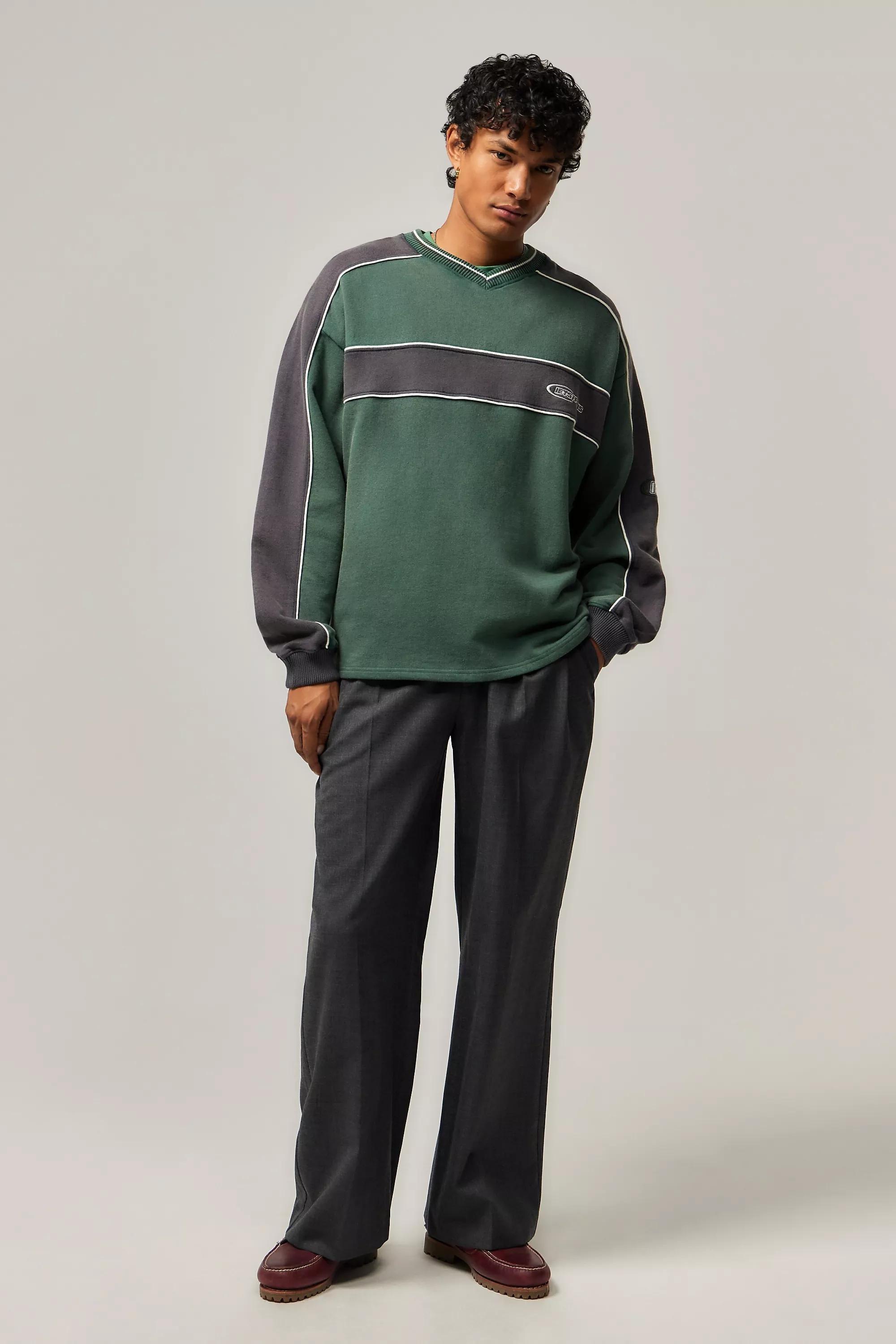 Green iets frans... V-Neck Tipped Sweatshirt, GRN, medium