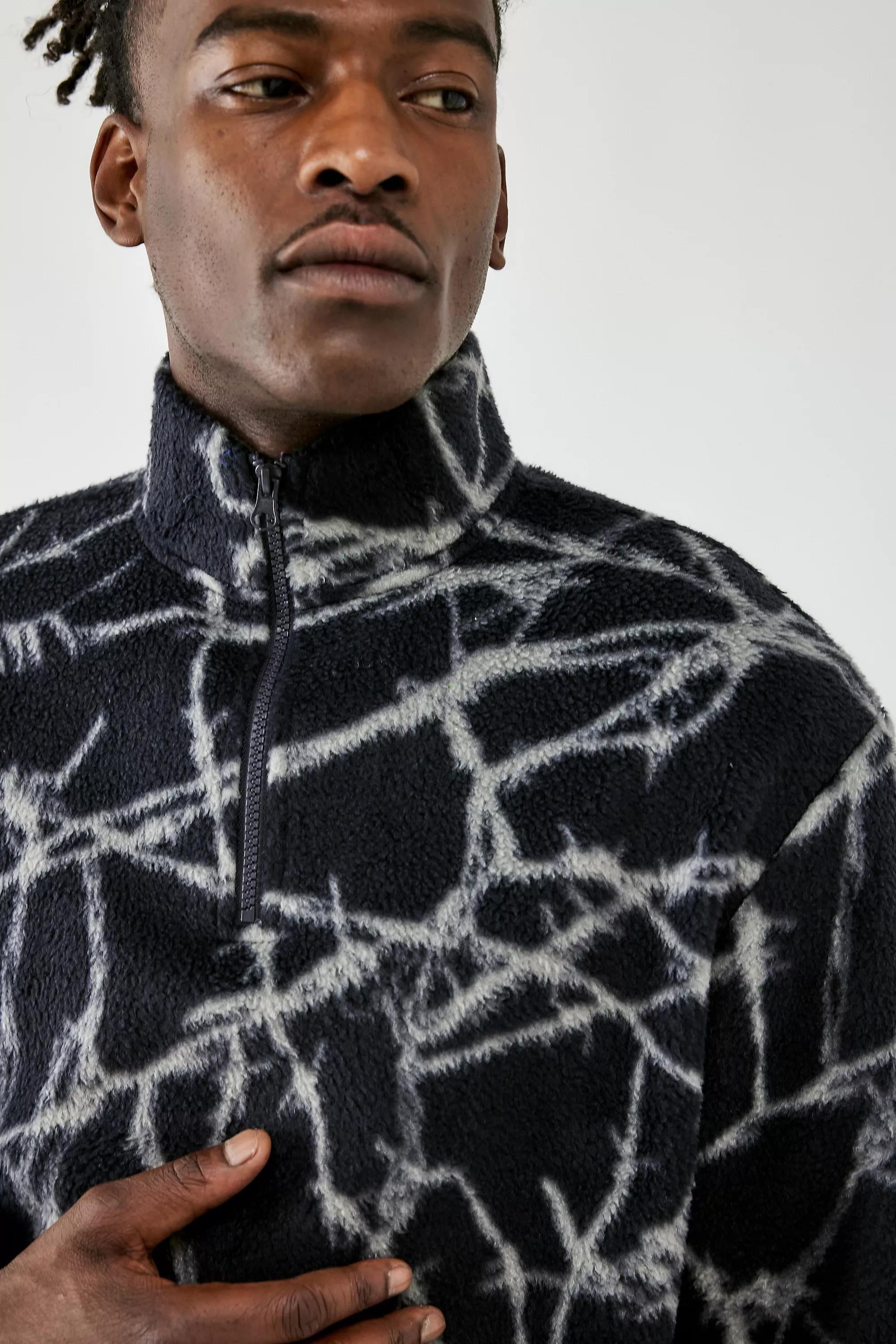Black Uo Barbed Wire Fleece Pullover, , large image number 1