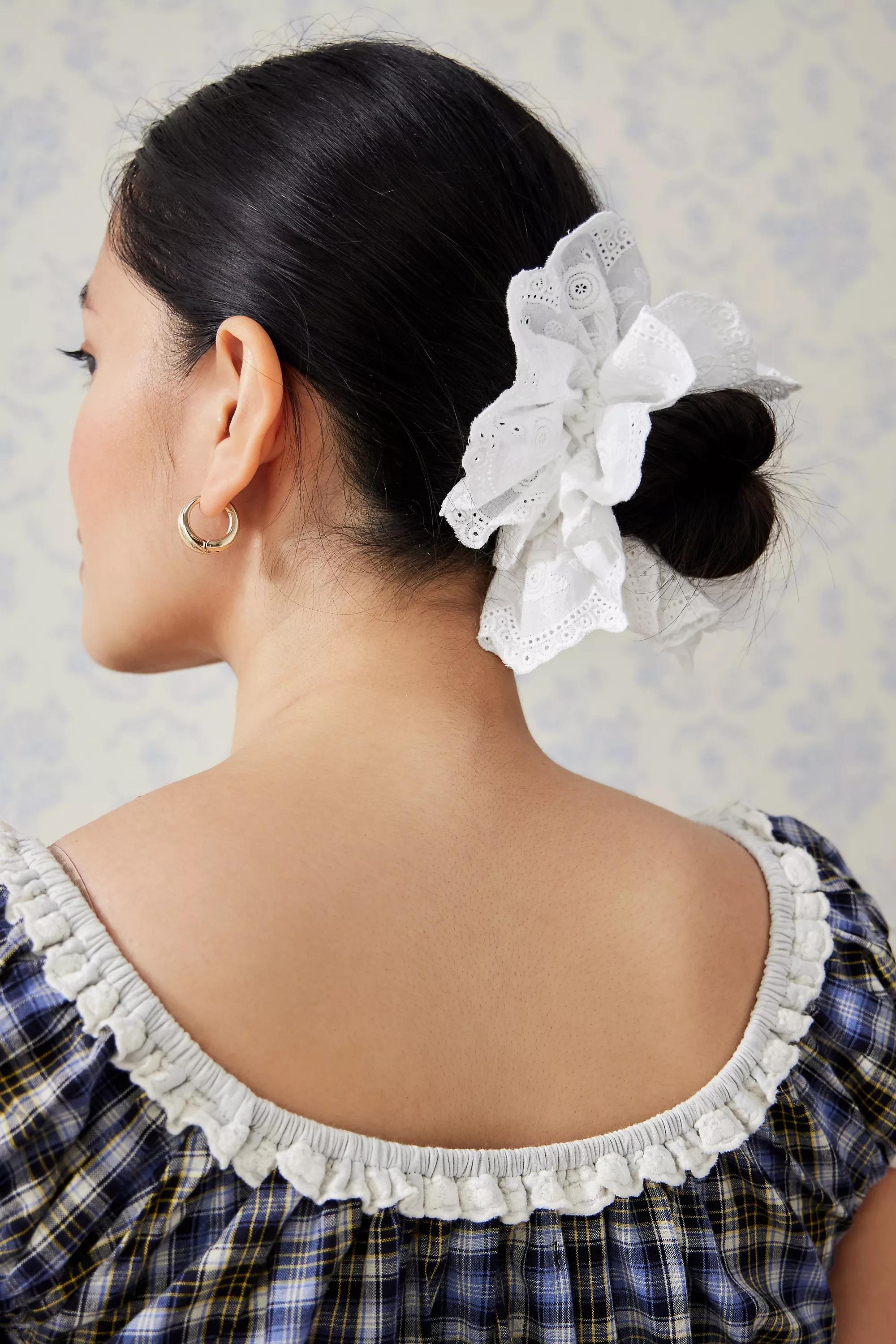 White UO Laced Scrunchie, WHT, large image number 1