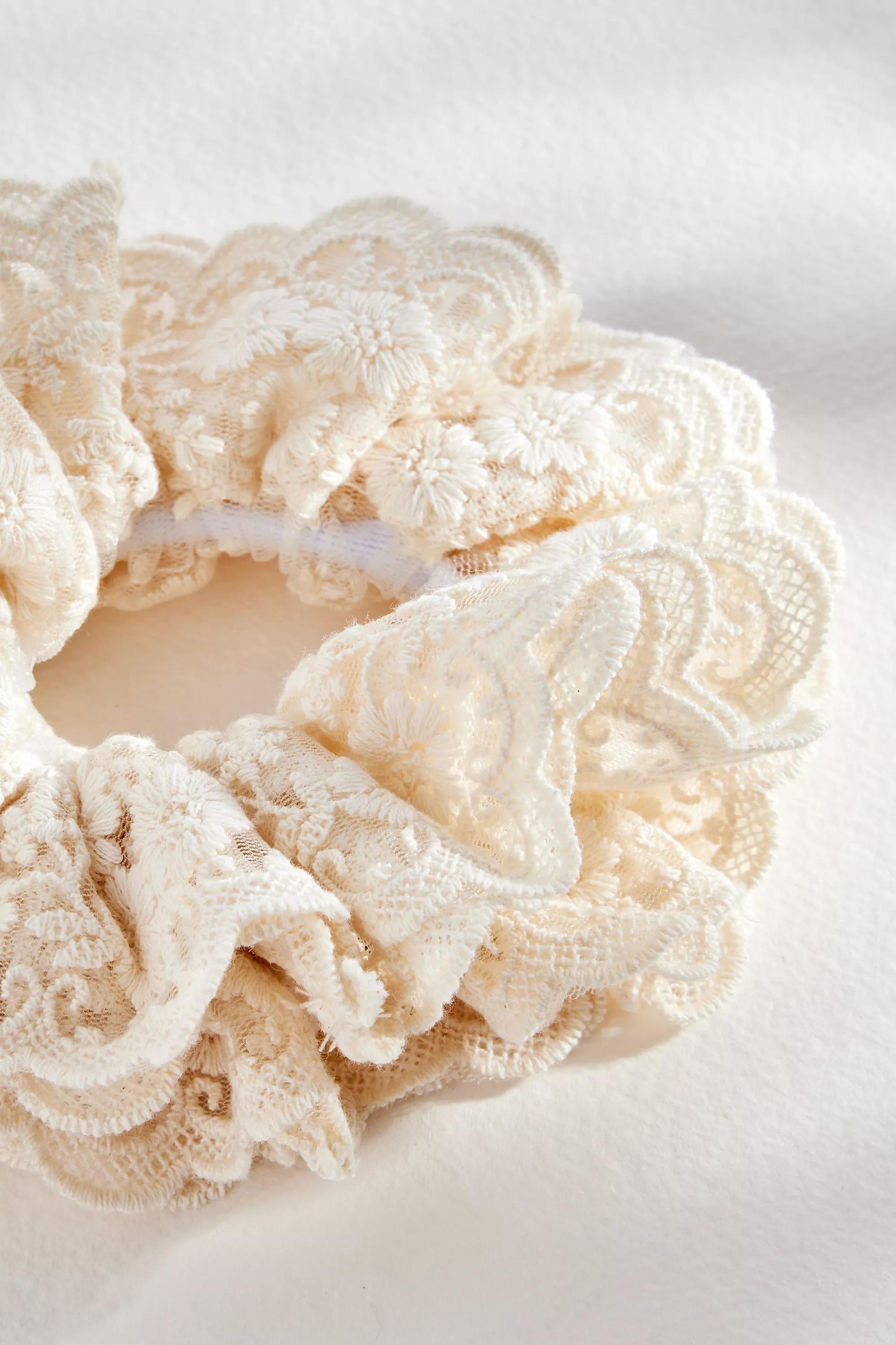Cream UO Lace Scrunchie, CREME, large image number 2