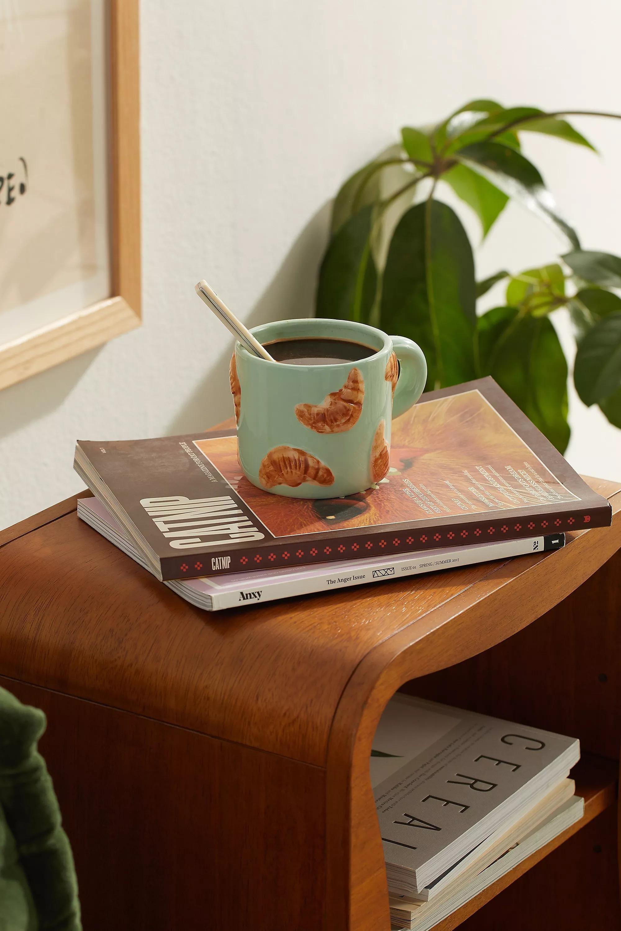 Green Croissant Icon Mug, , medium