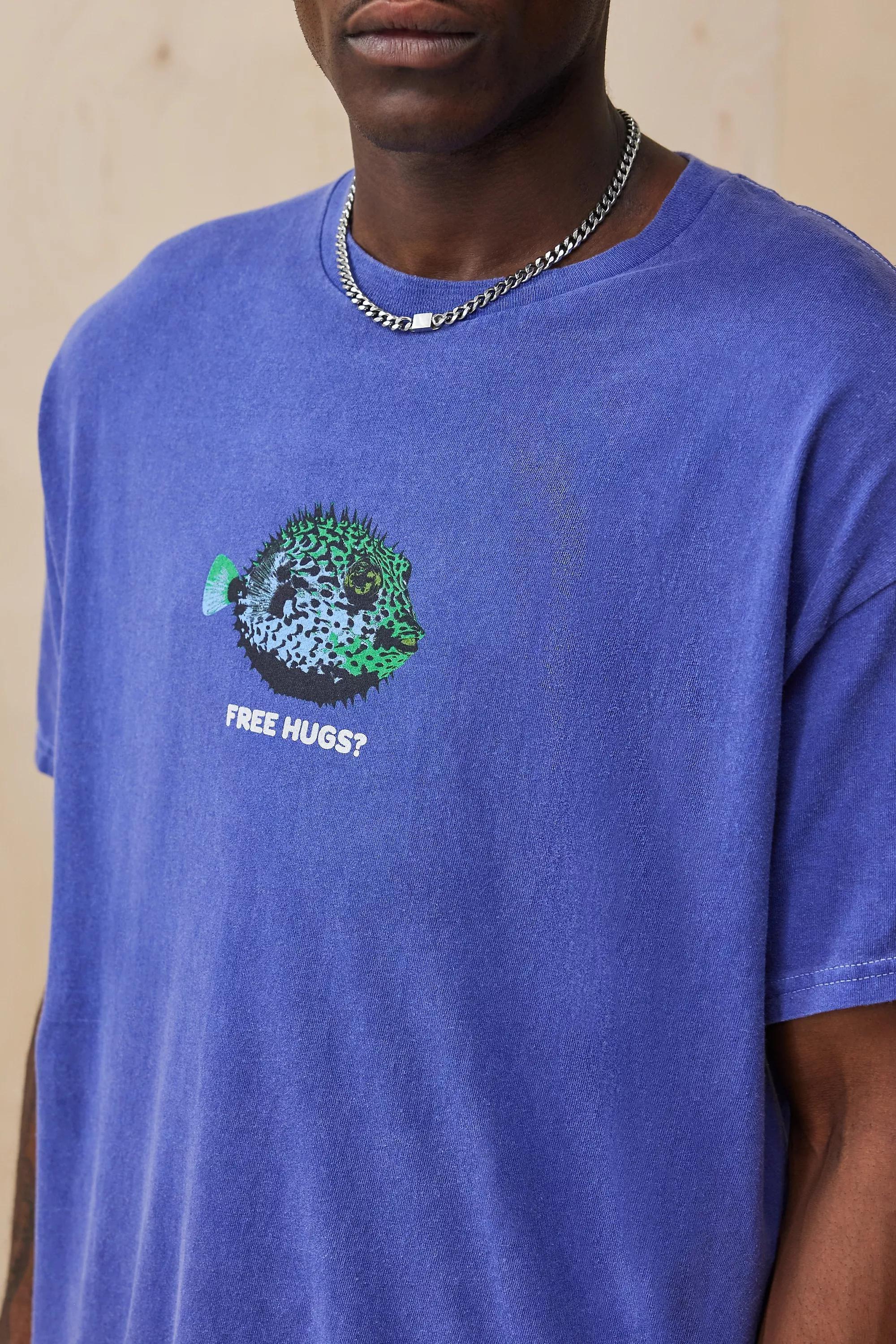 Navy Uo Free Hugs T-Shirt, , large image number 1