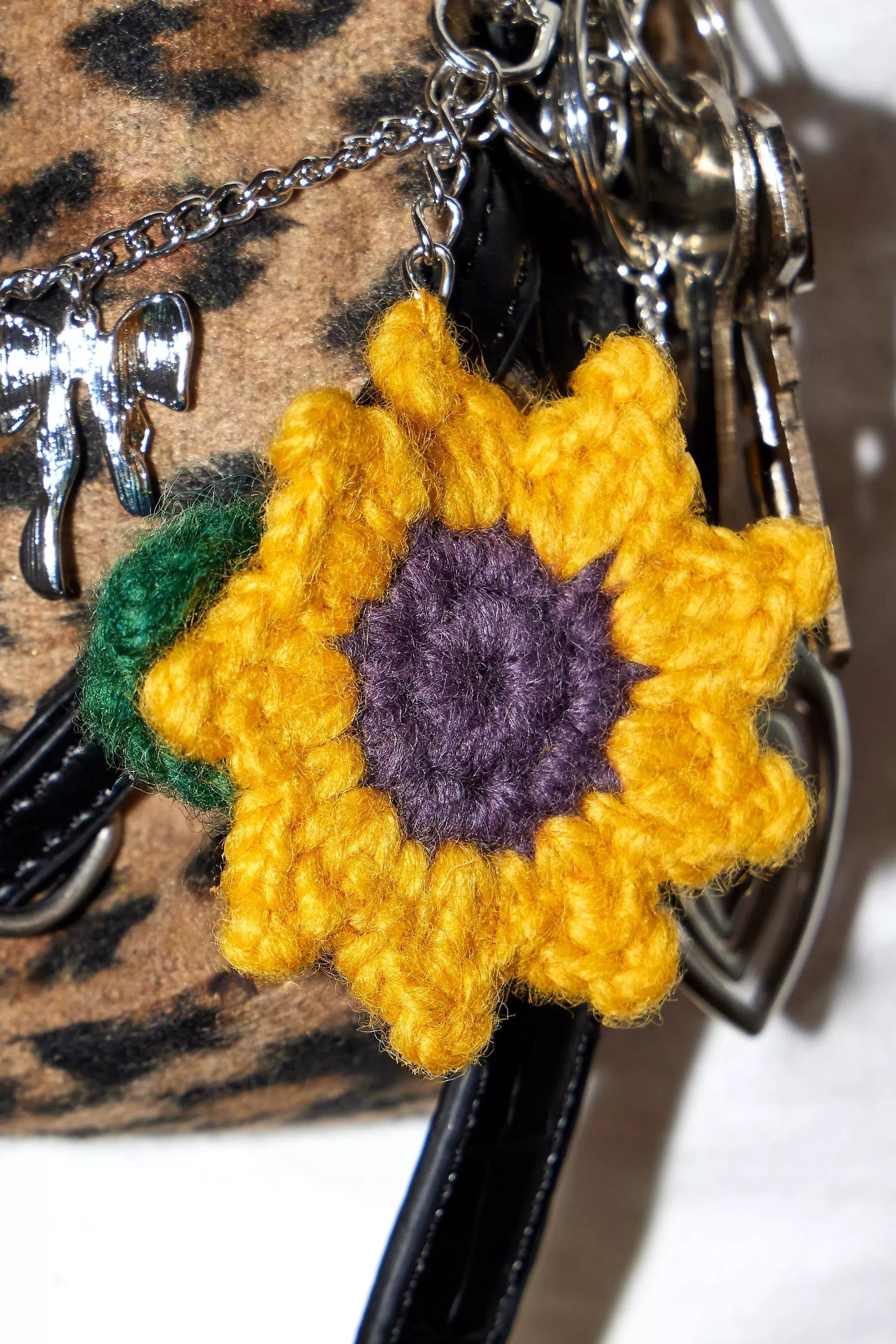 Yellow Uo Knitted Sunflower Keyring, YEL, large image number 1