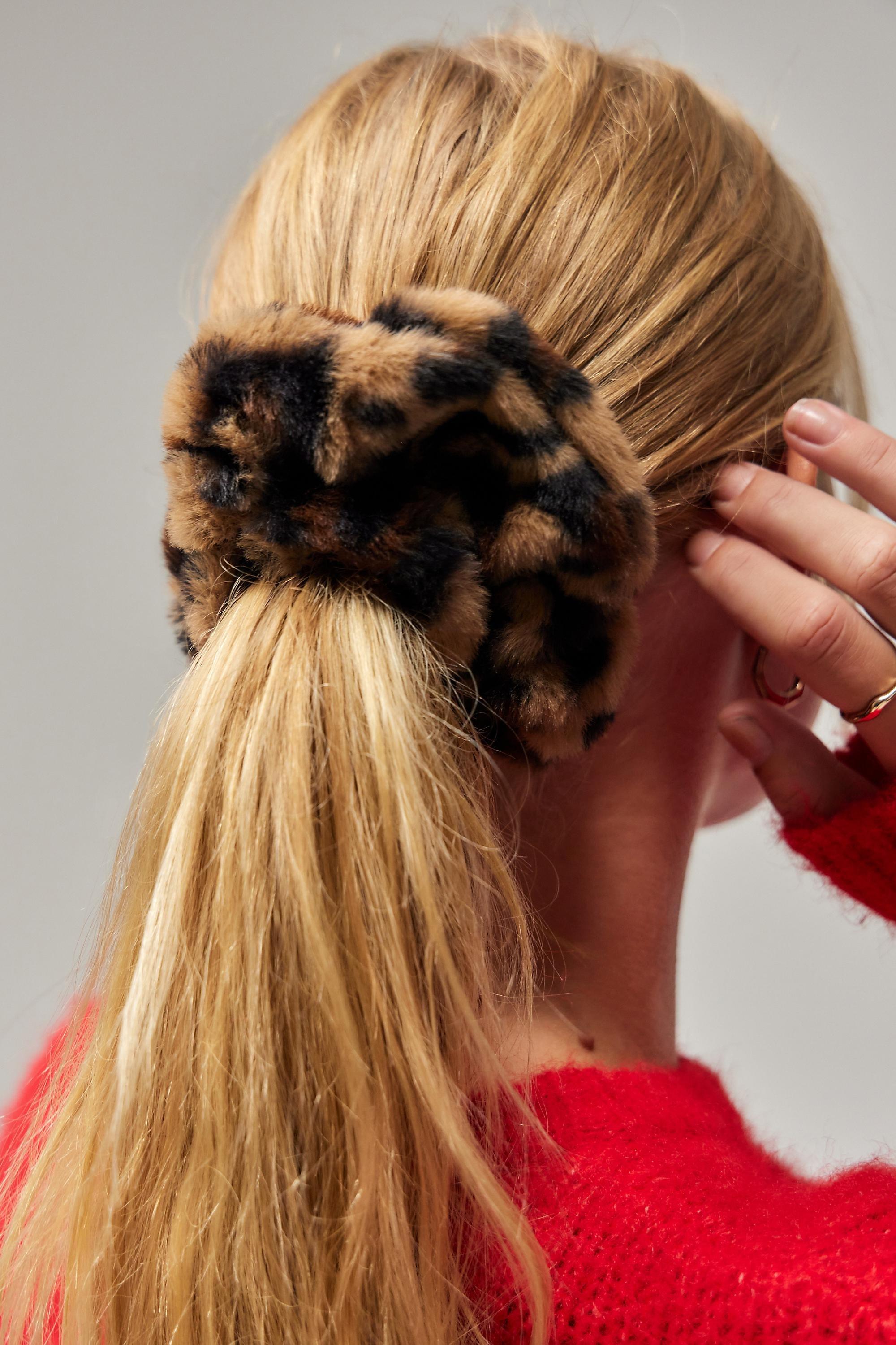 Brown UO Leopard Print Scrunchie, BRN MOTIF, large image number 0