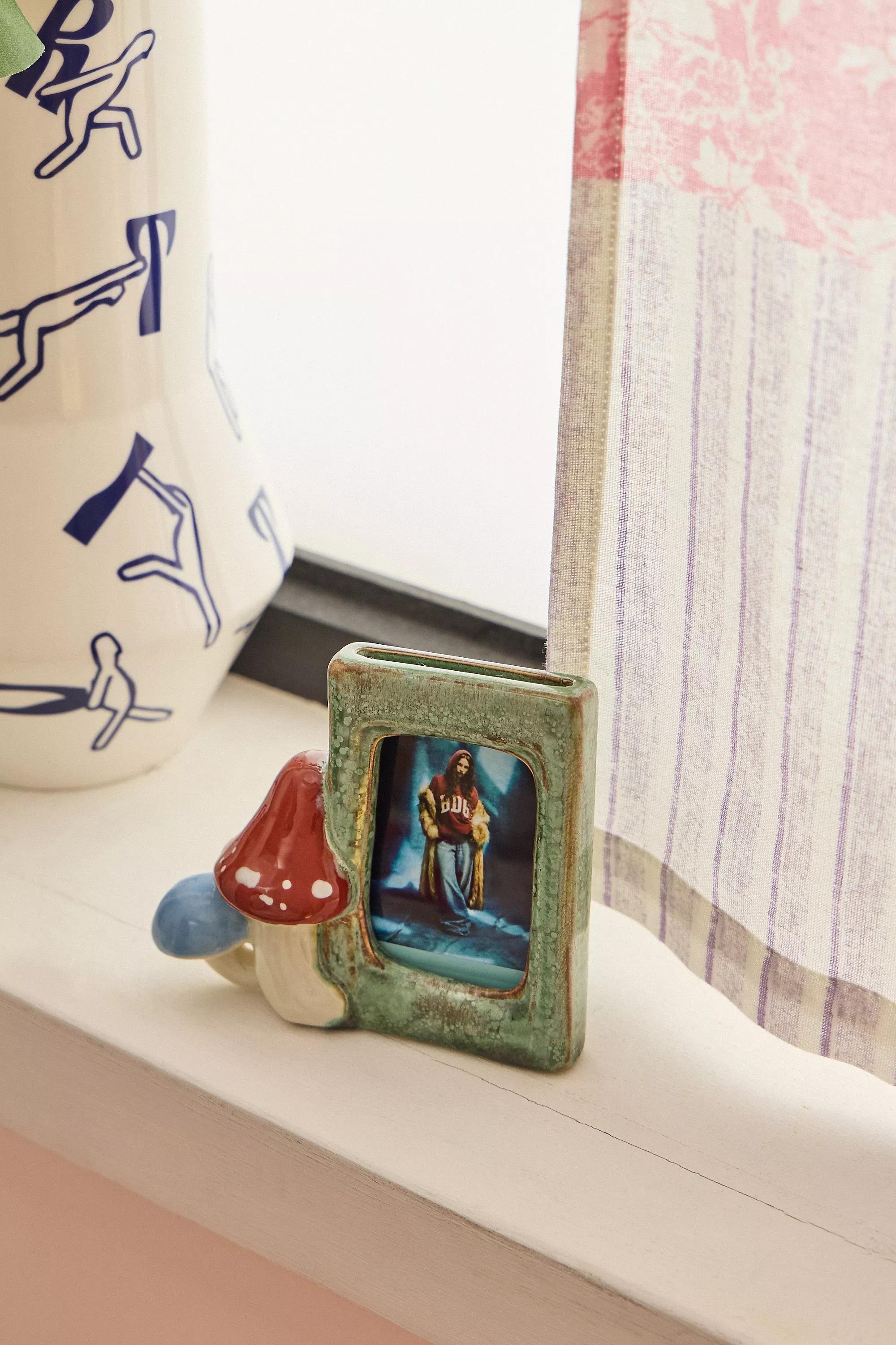 Green Sprouting Mushroom Frame, GRN, medium