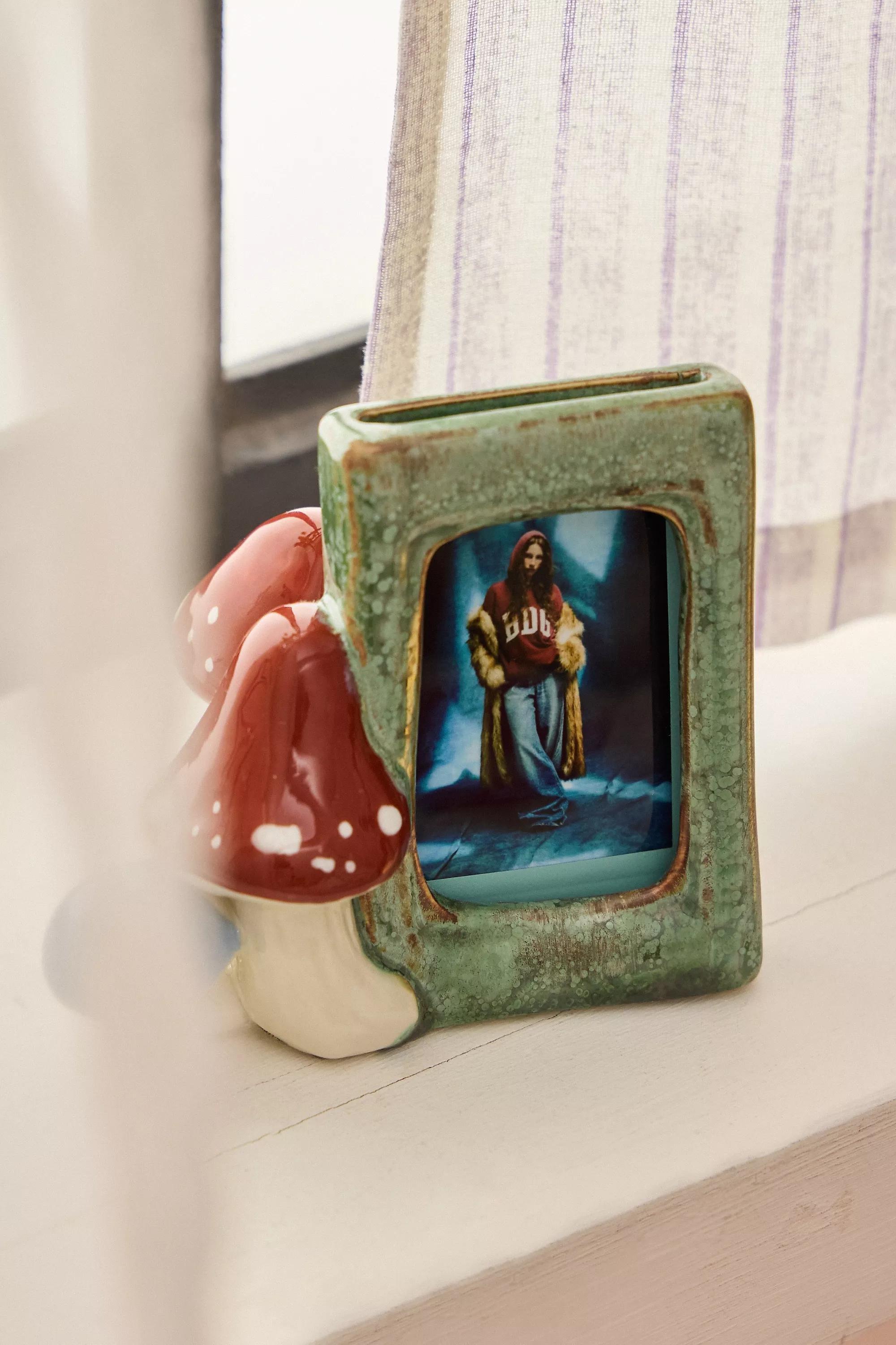 Green Sprouting Mushroom Frame, GRN, medium