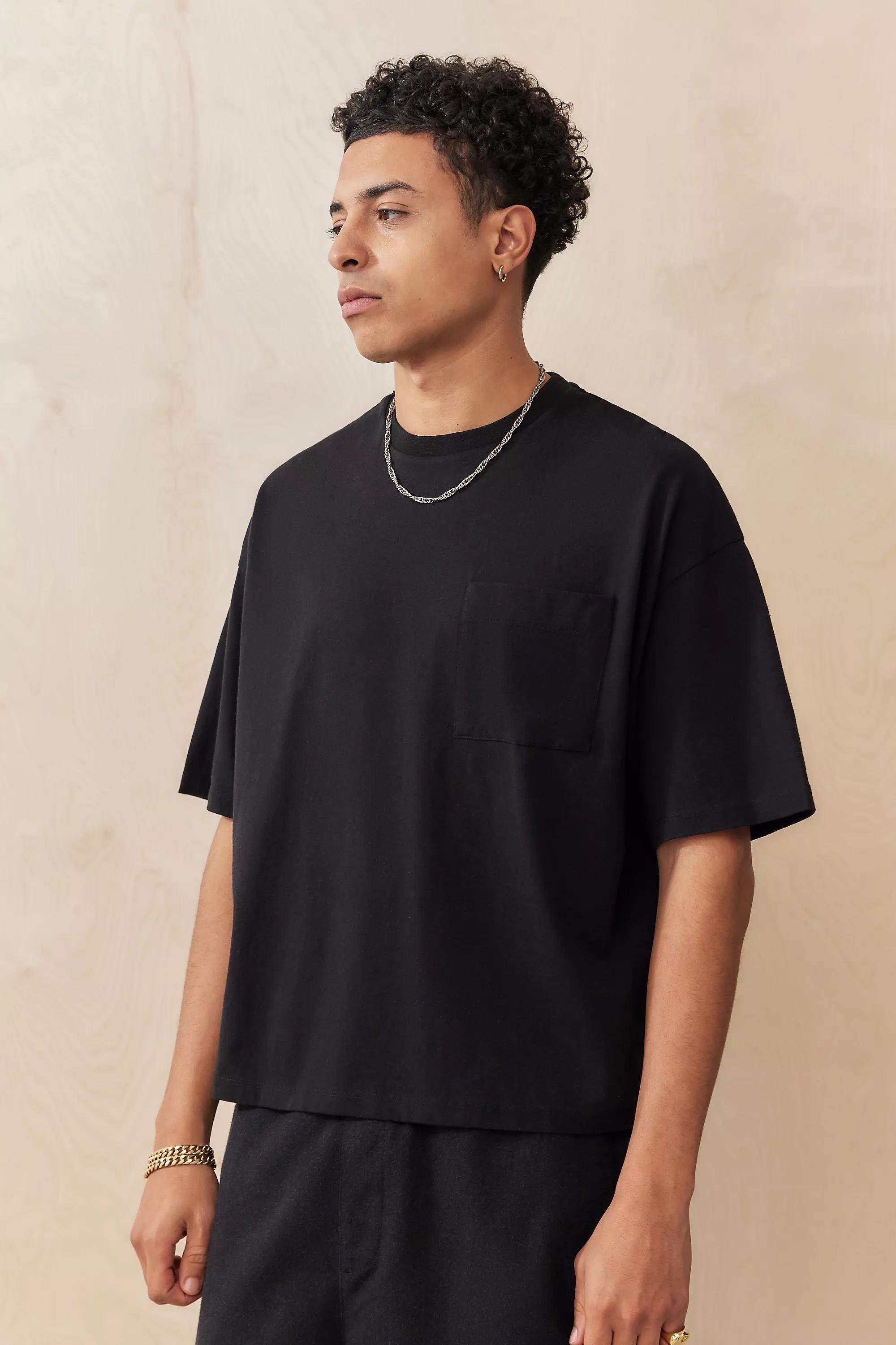 Black UO Oversized T-Shirt, , large image number 0