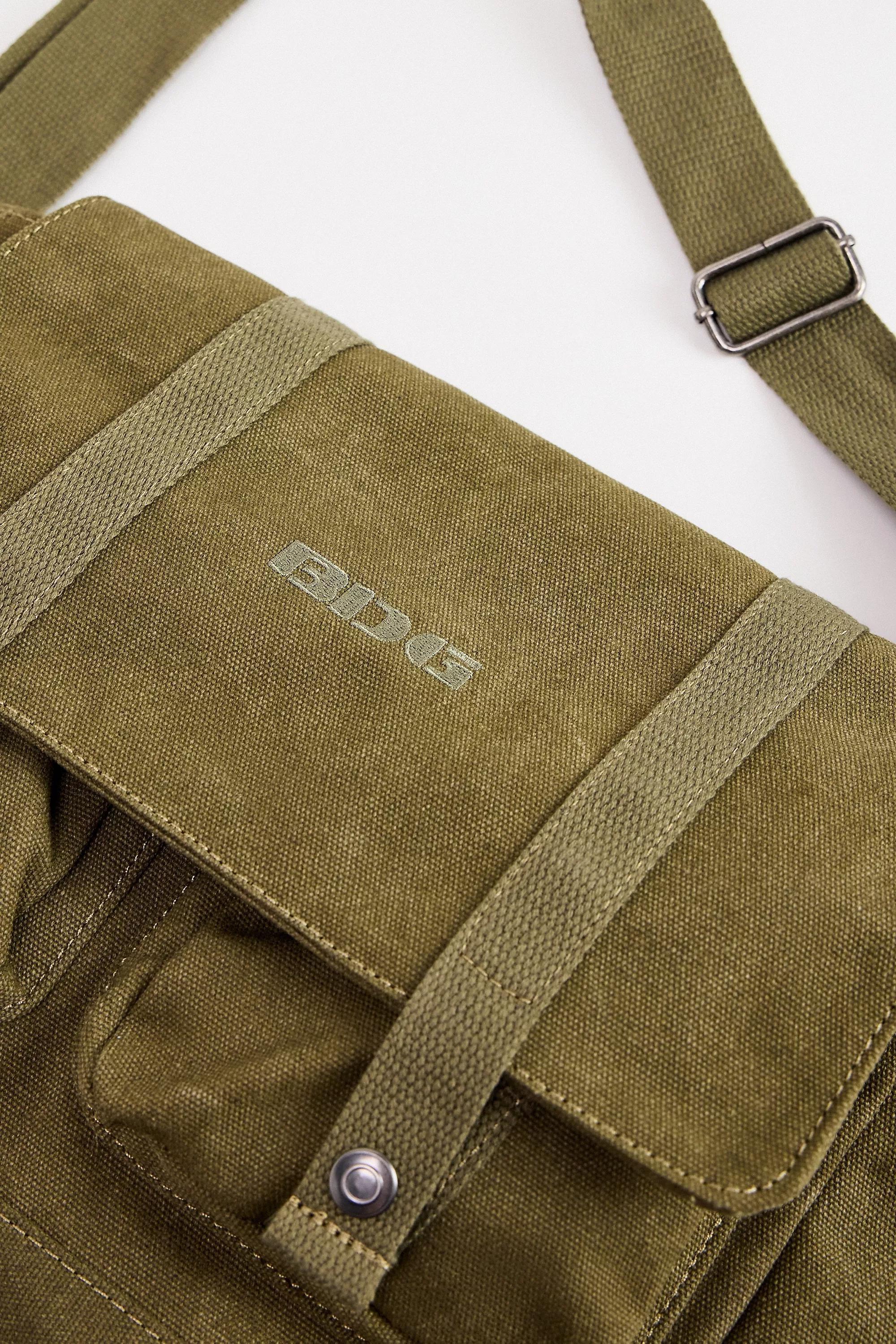 Khaki UO Messenger Bag, KHAKI, medium