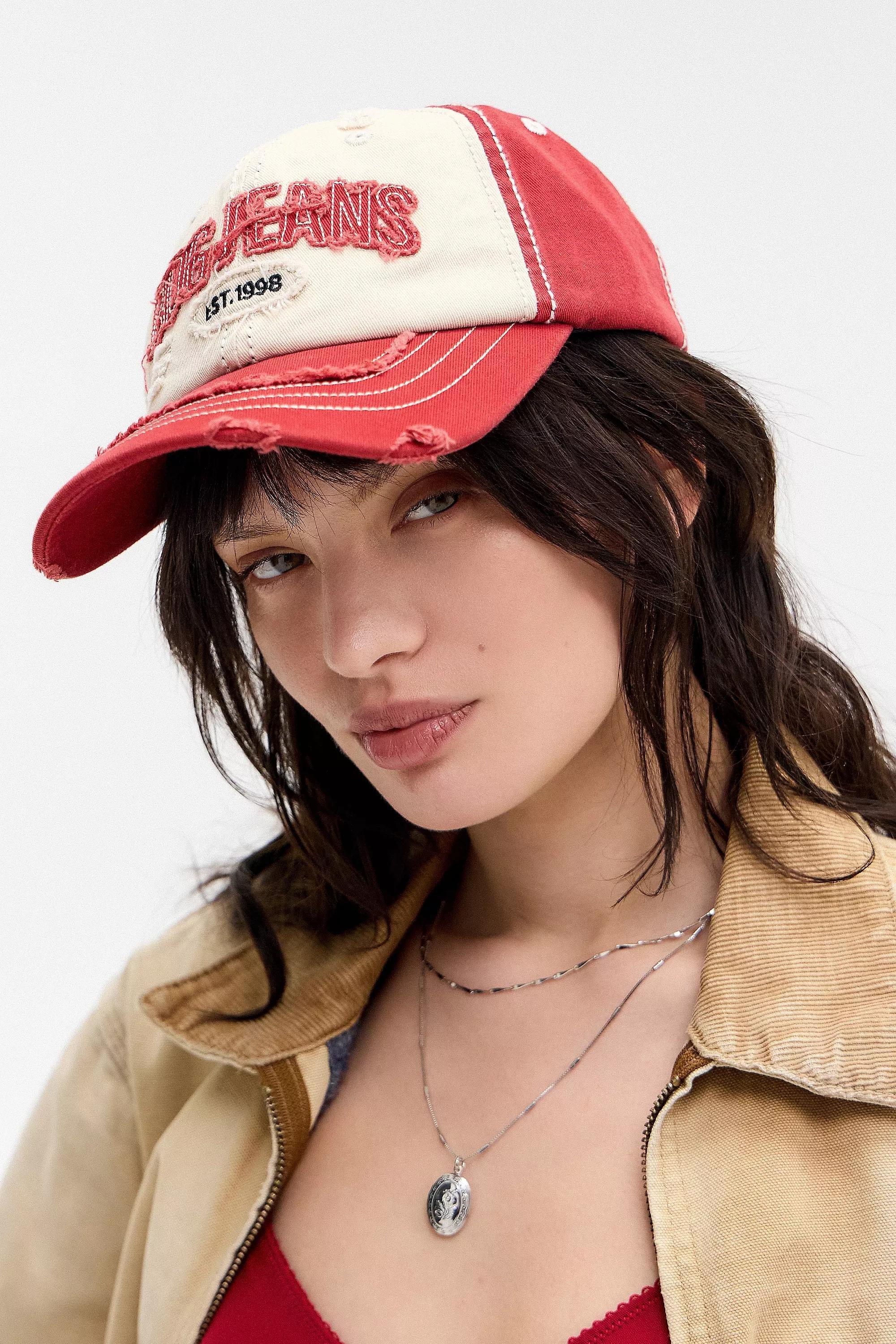 Red Bdg Distressed Applique Logo Cap, , medium