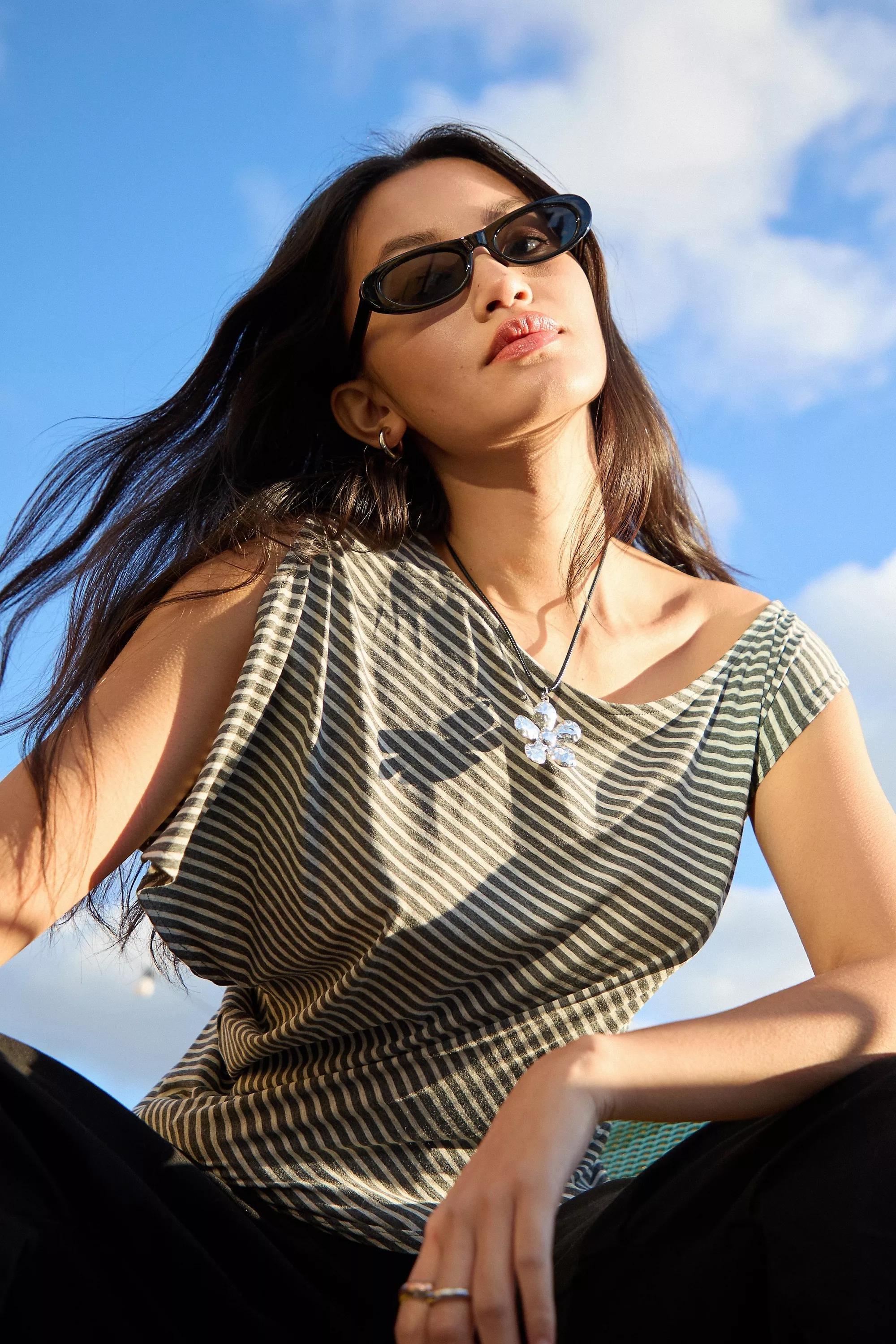 Black Uo Indi Mini Ovals Sunglasses, BLK, large image number 0