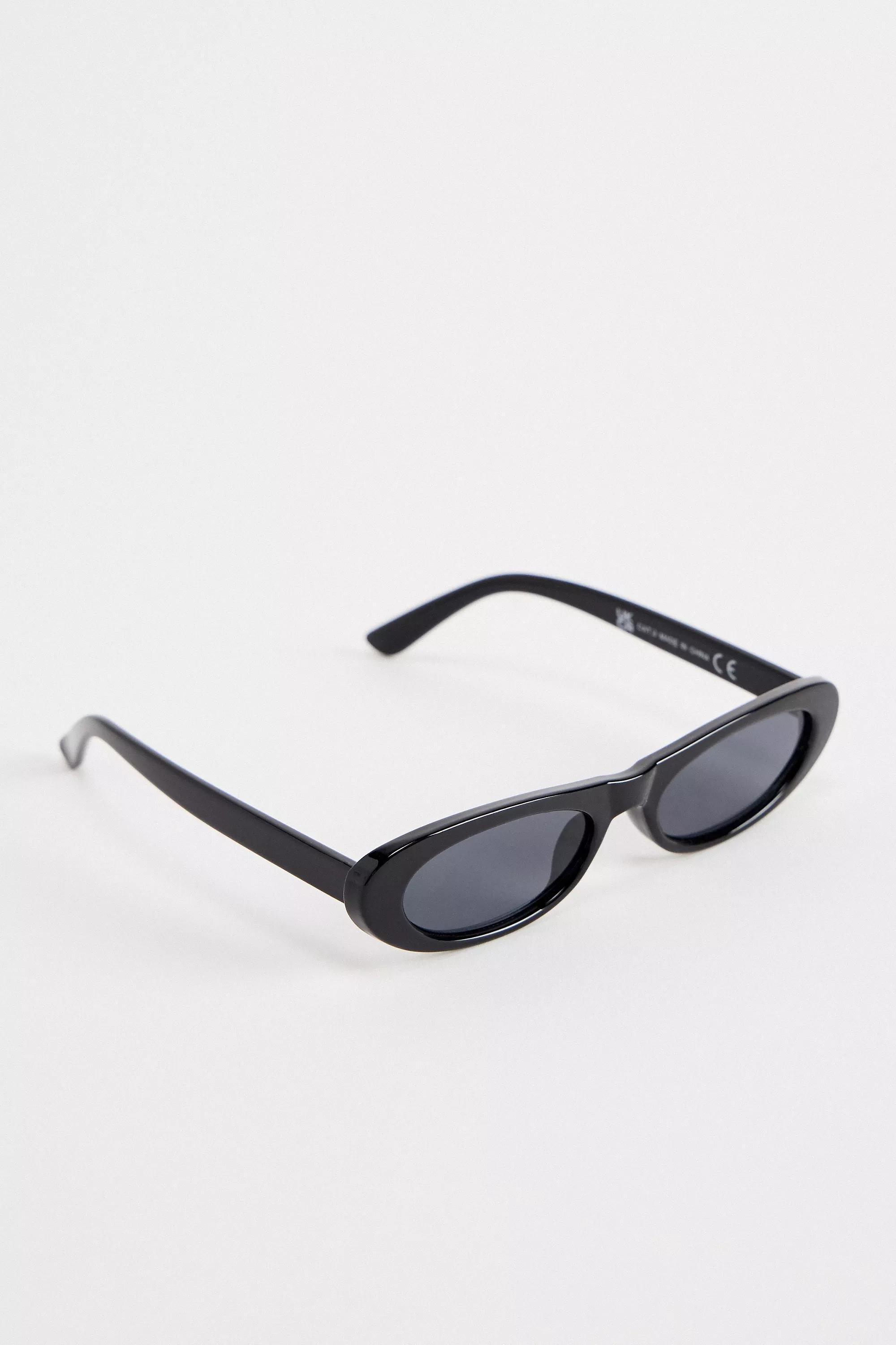 Black Uo Indi Mini Ovals Sunglasses, BLK, large image number 3
