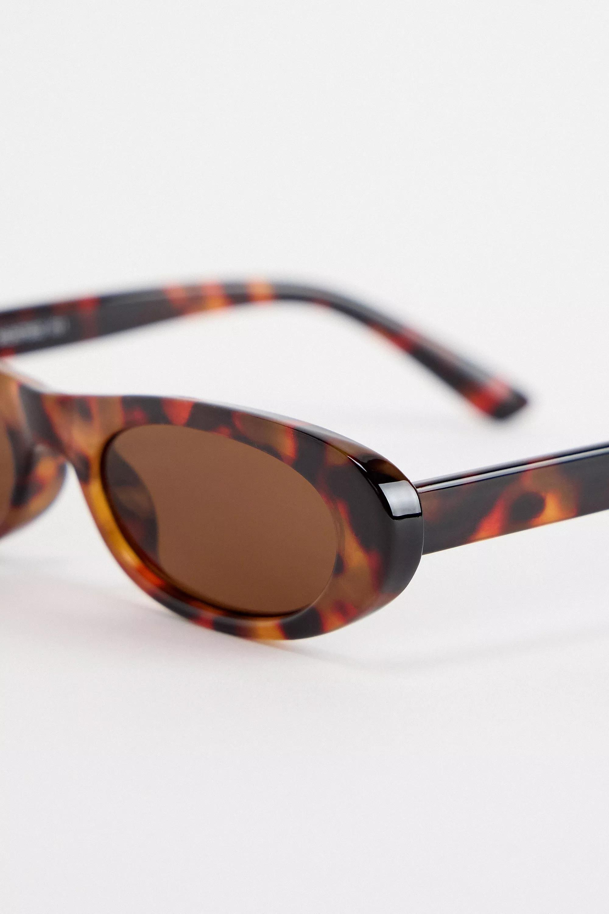Brown Uo Indi Mini Ovals Sunglasses, BRN, large image number 2