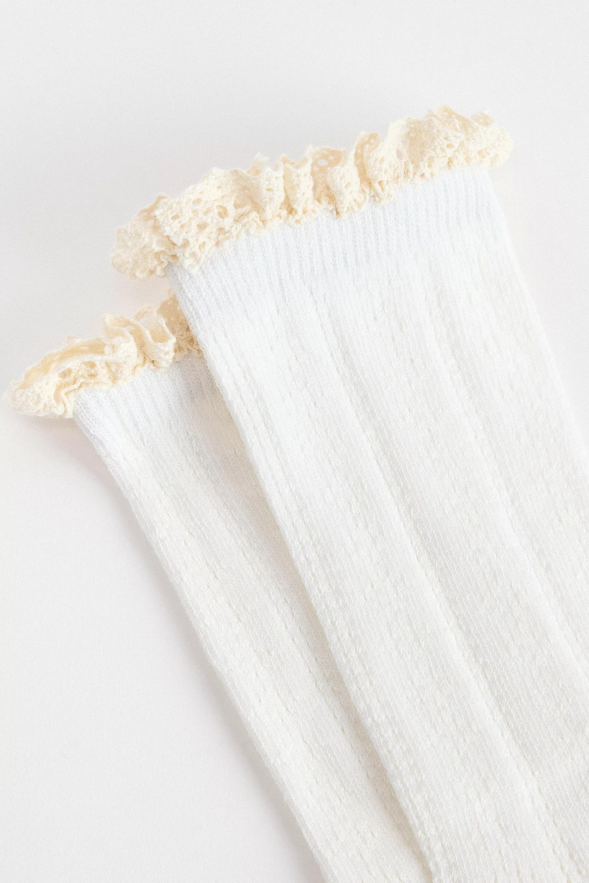 White Uo Pointelle Frill Socks, WHT, large image number 3
