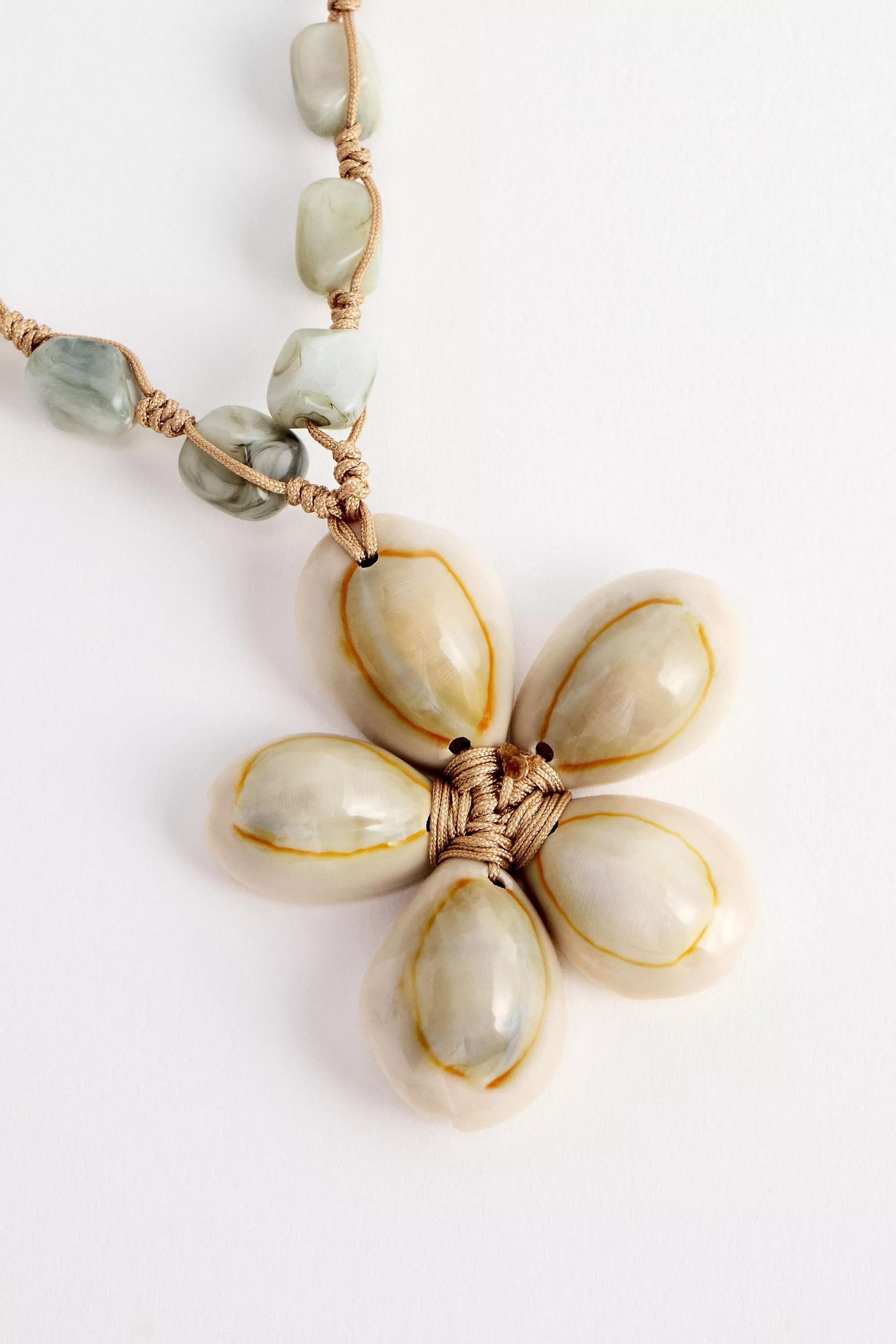 Green Uo Bead Shell Flower Choker Necklace, GRN, large image number 1