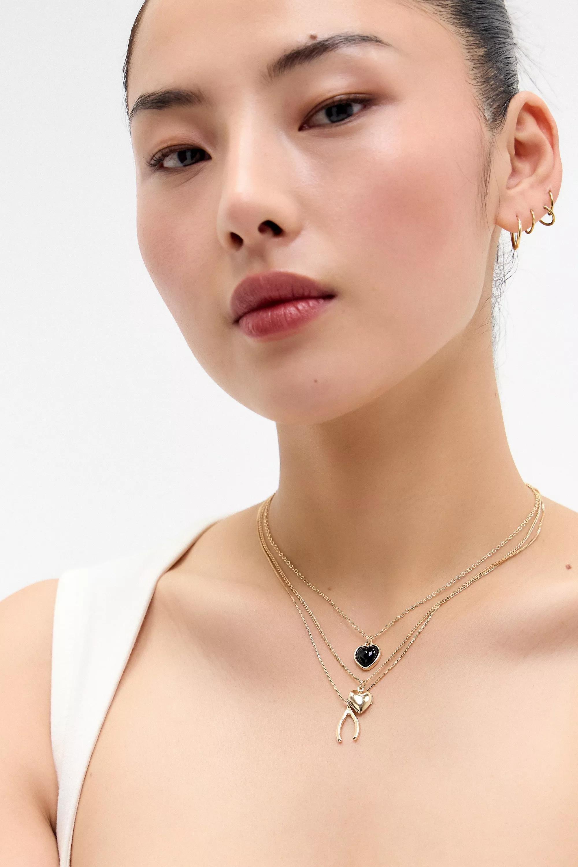 Gold Uo Enamel Heart Pendant Necklace, GOLD, large image number 1