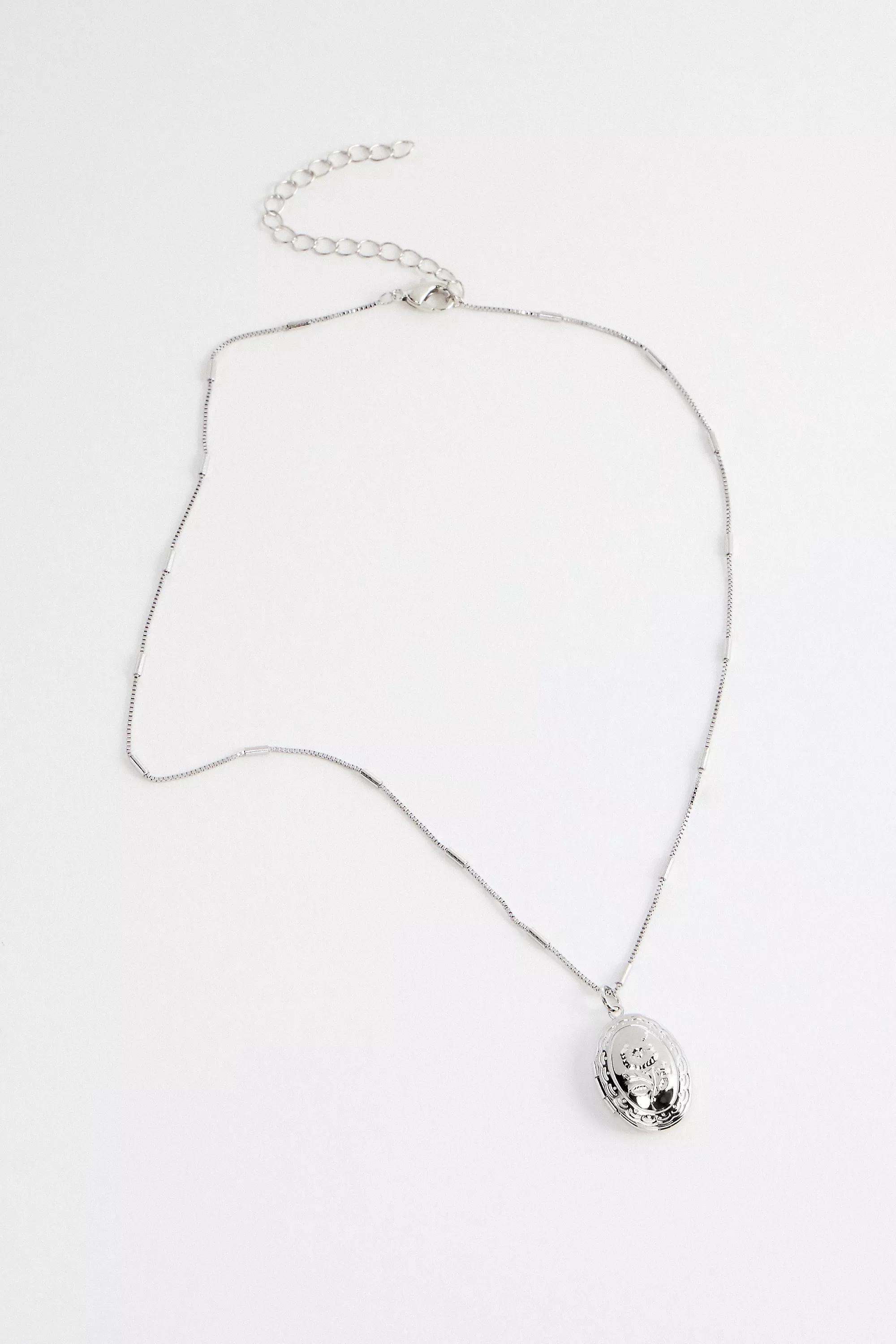 Silver Oval Textured Medallion Necklace, SLVR, large image number 2