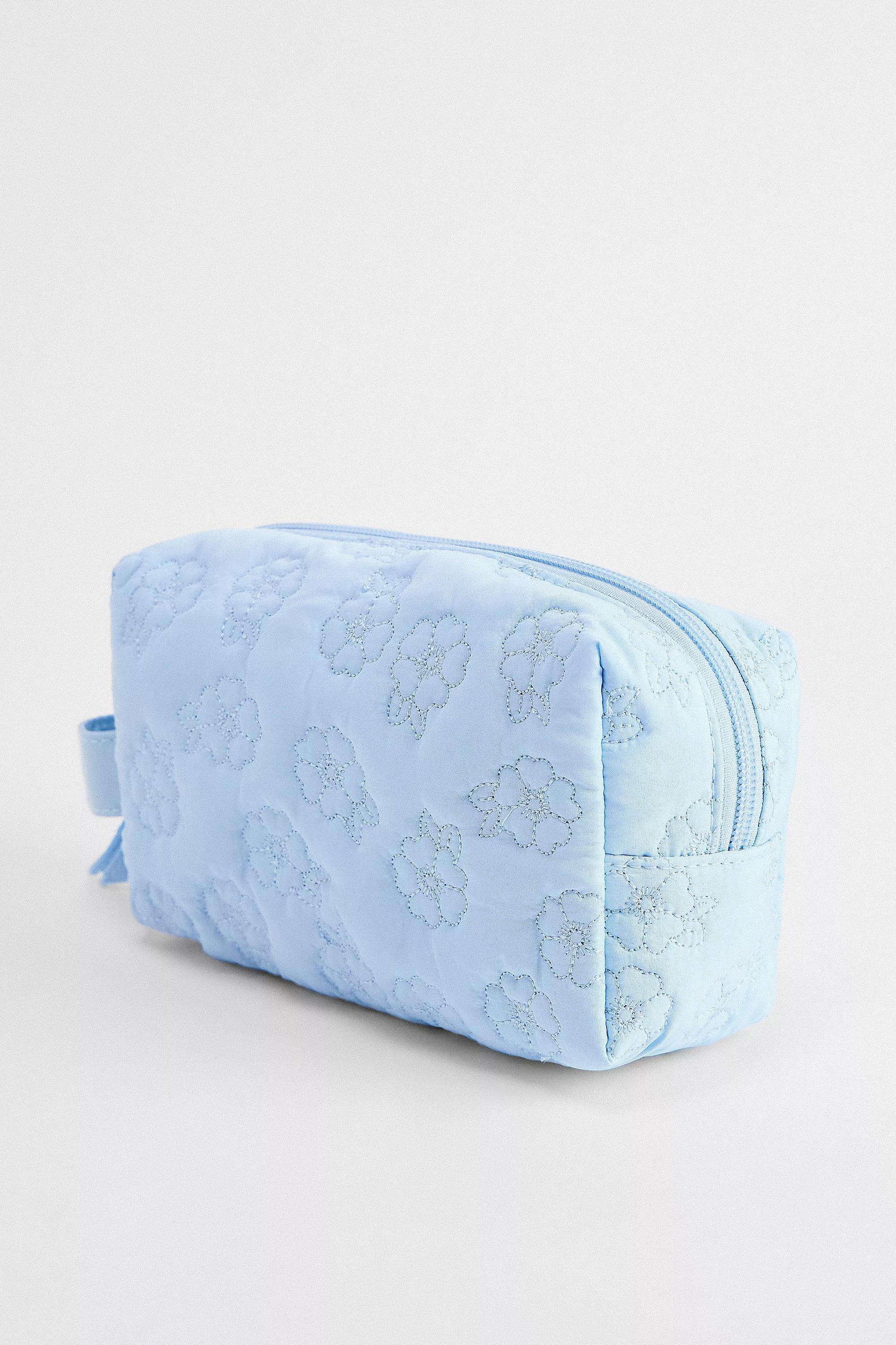 UO Quilted Makeup Bag, BLUE, large image number 2