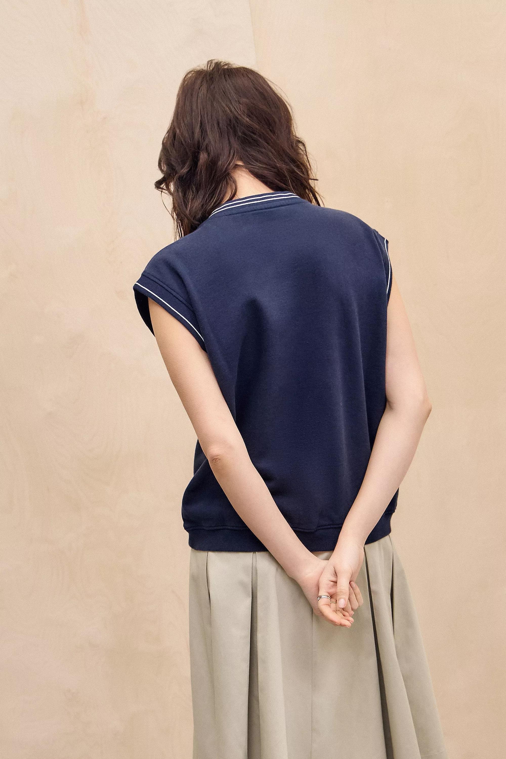 Navy Iets Frans... Sleeveless V-Neck Sweatshirt, , large image number 3