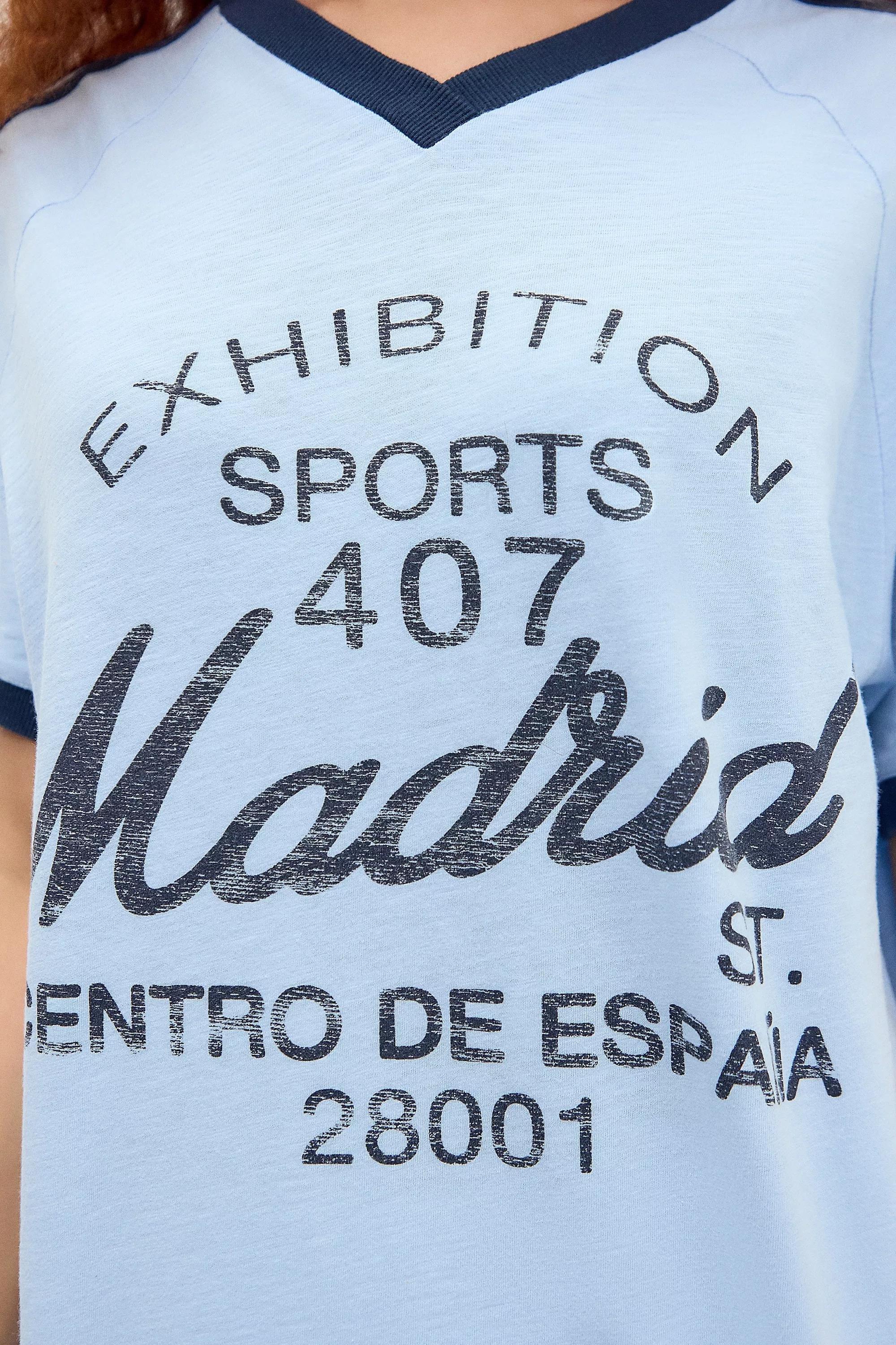Blue Uo Printed V-Neck T-Shirt, , large image number 2
