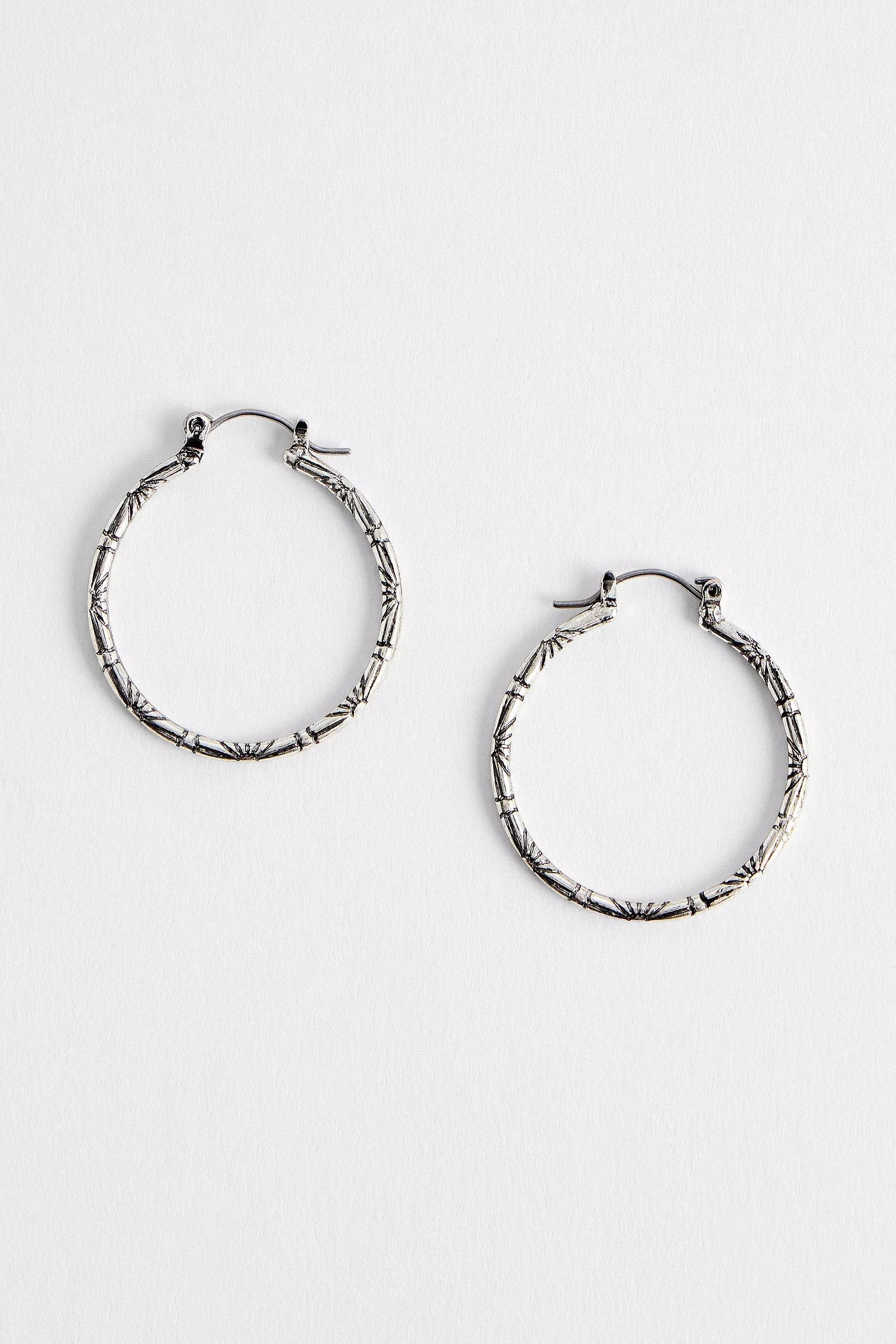 Silence + Noise Daisy Etched Hoop Earrings, SLVR, large image number 2