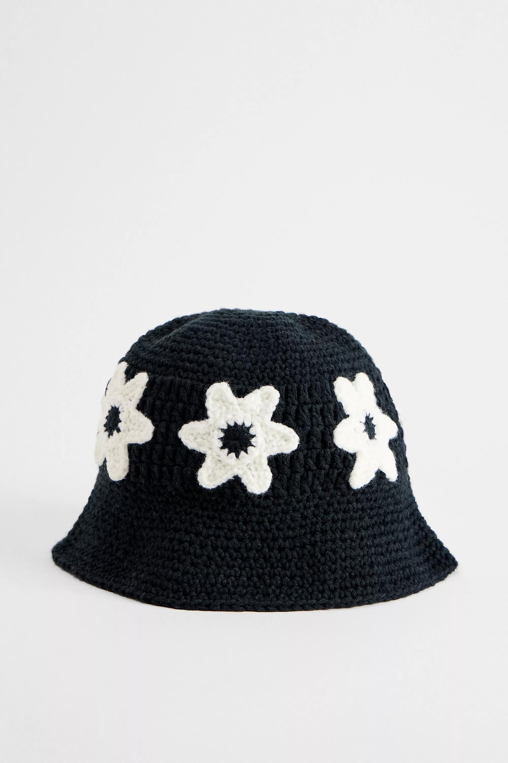 UO Flower Knit Bucket Hat, BLK, medium