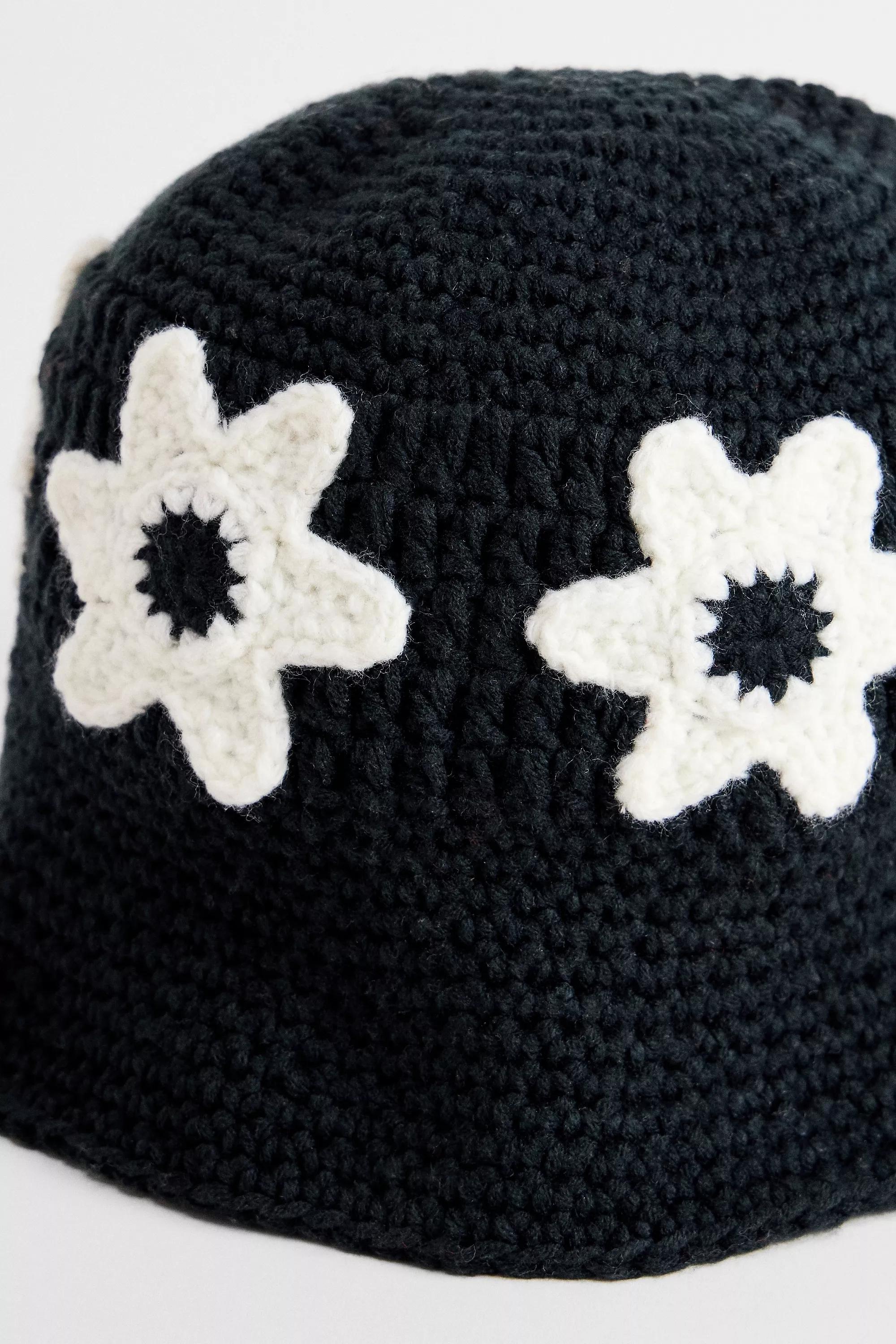 UO Flower Knit Bucket Hat, BLK, medium