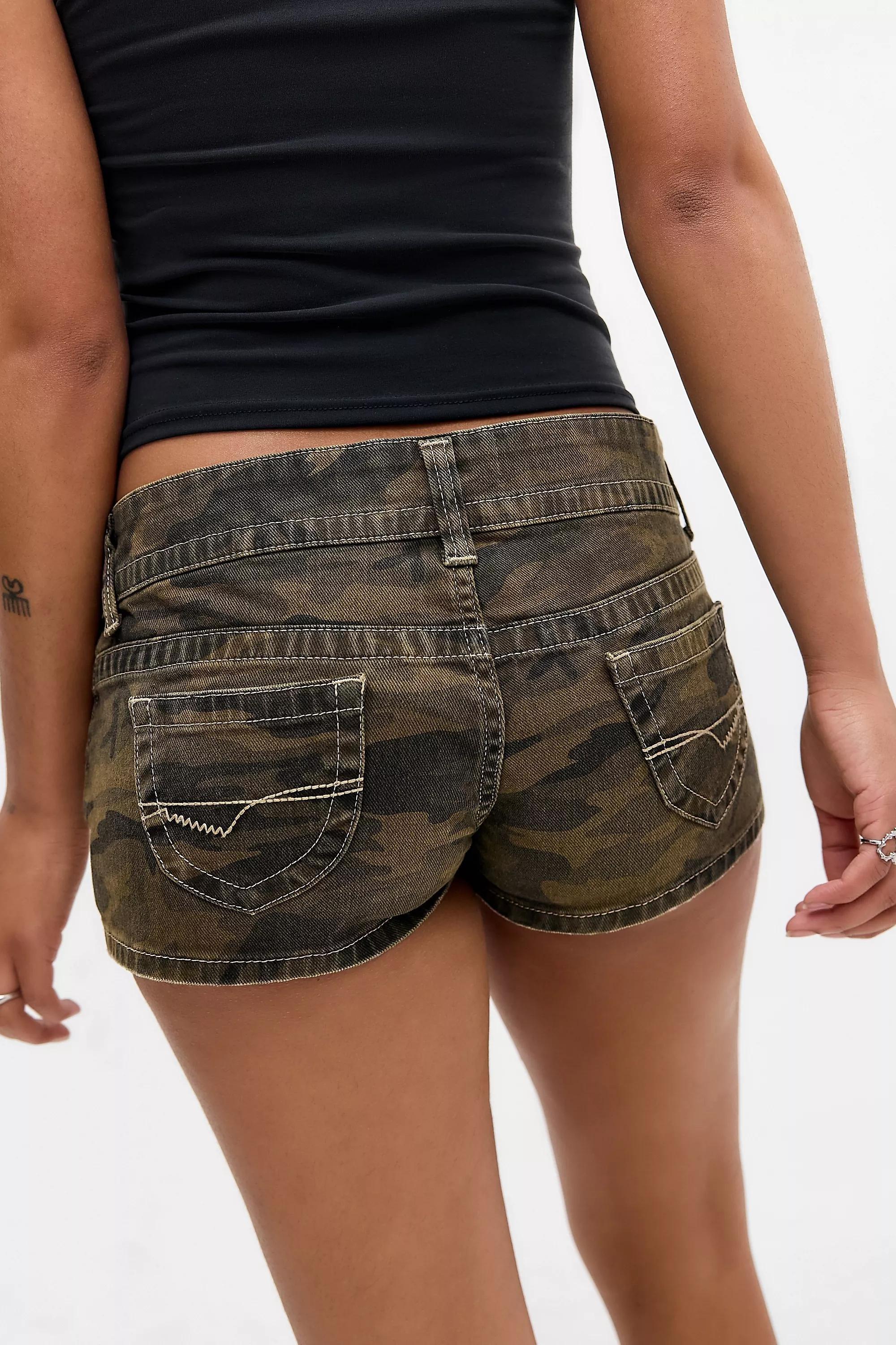 BDG Piper Camo Shorts, , large image number 3