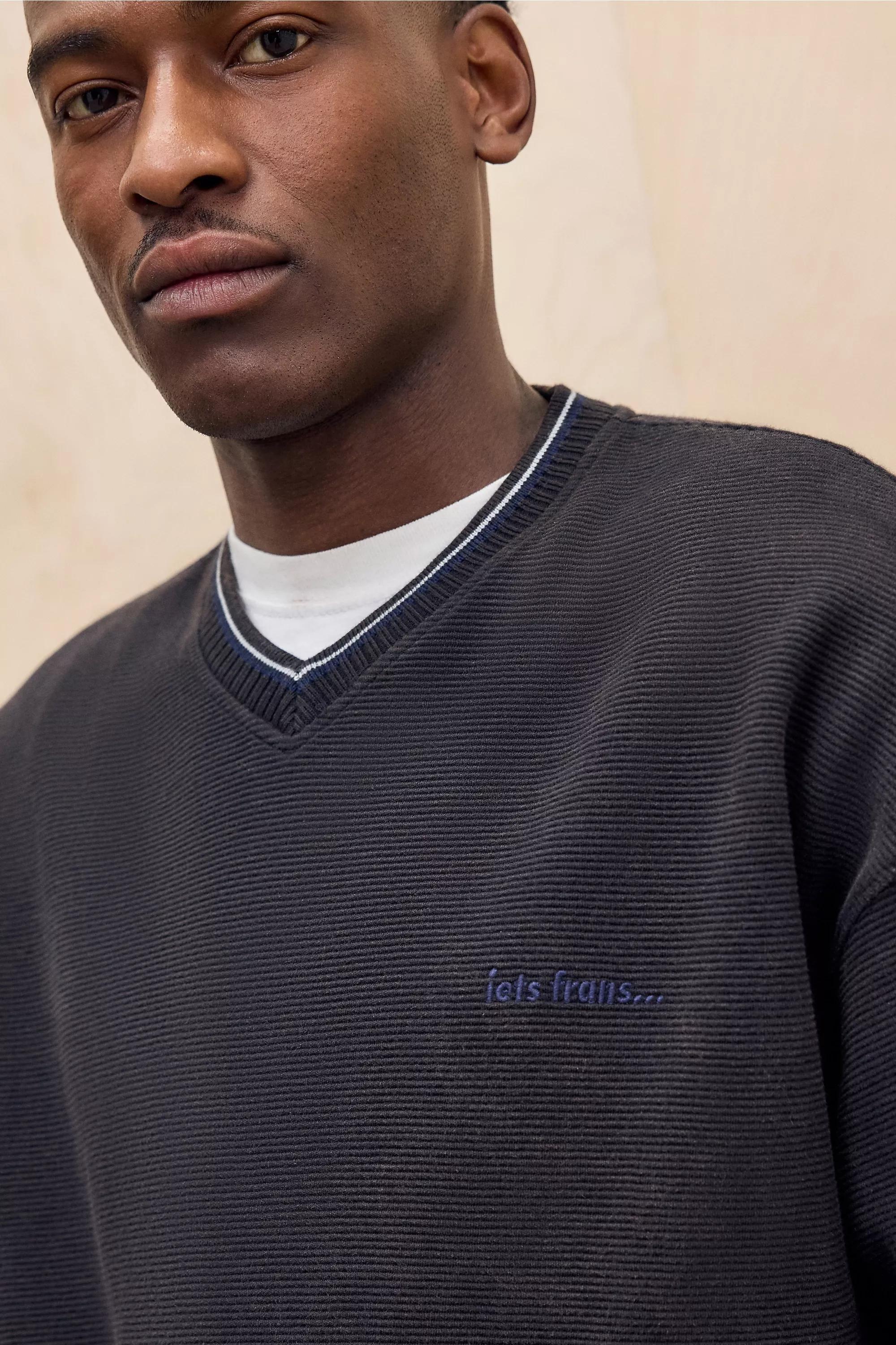 Black Iets Frans Ribbed V-Neck Sweatshirt, , large image number 2