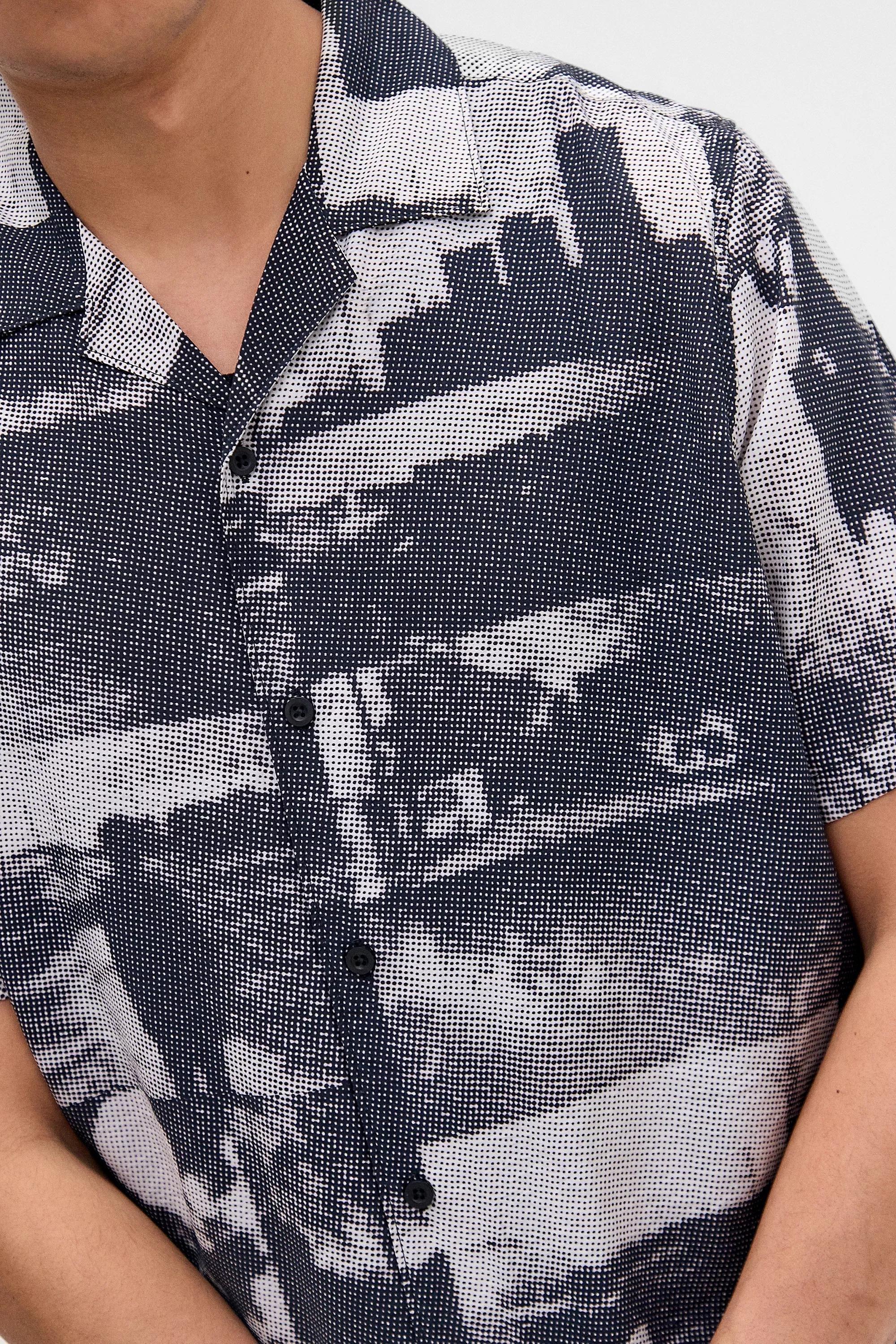 Multicolour Uo Photographic Pixel Short Sleeve Shirt, , large image number 2