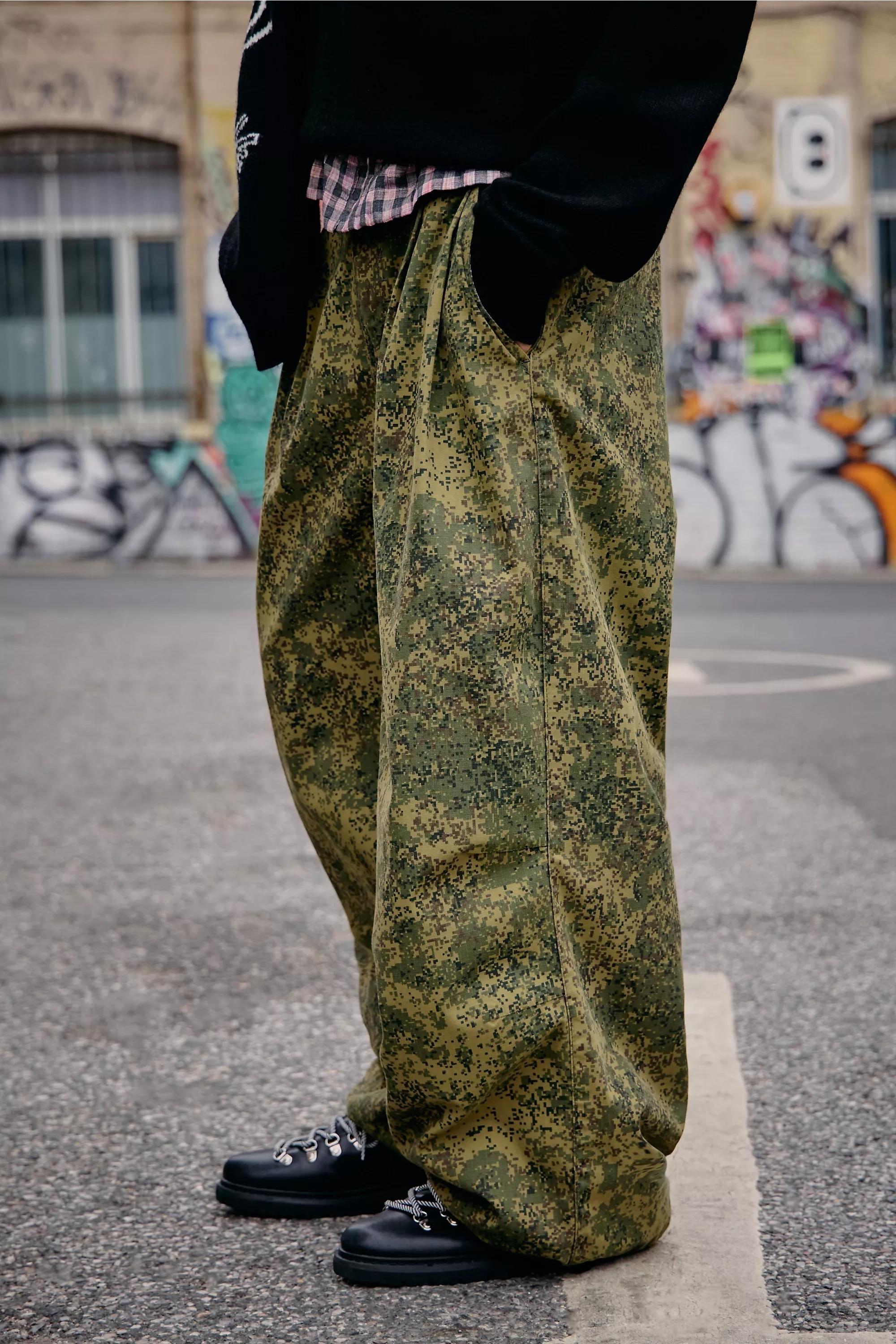 Ayker Camo Baggy Trousers, GRN, large image number 2