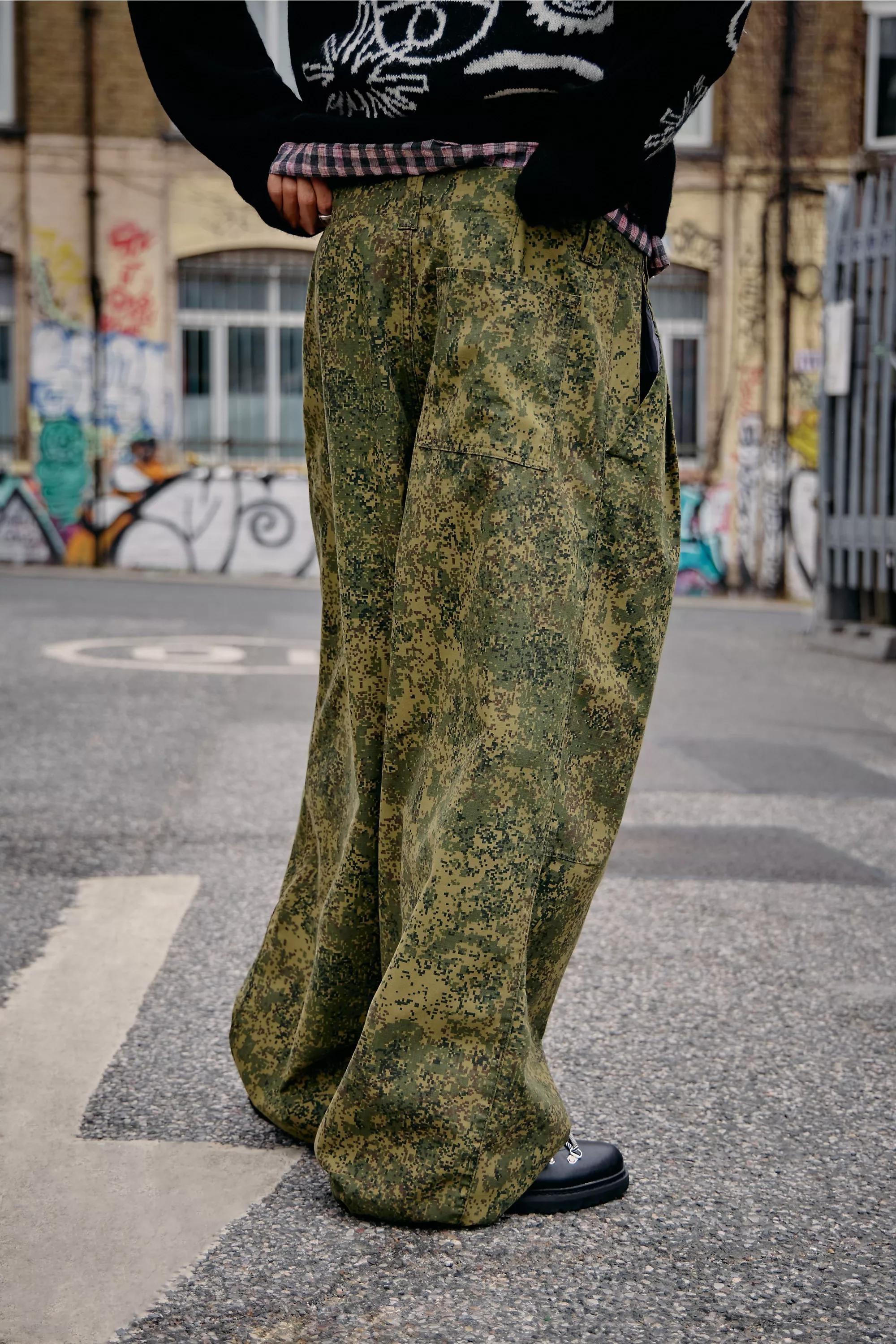 Ayker Camo Baggy Trousers, GRN, large image number 3