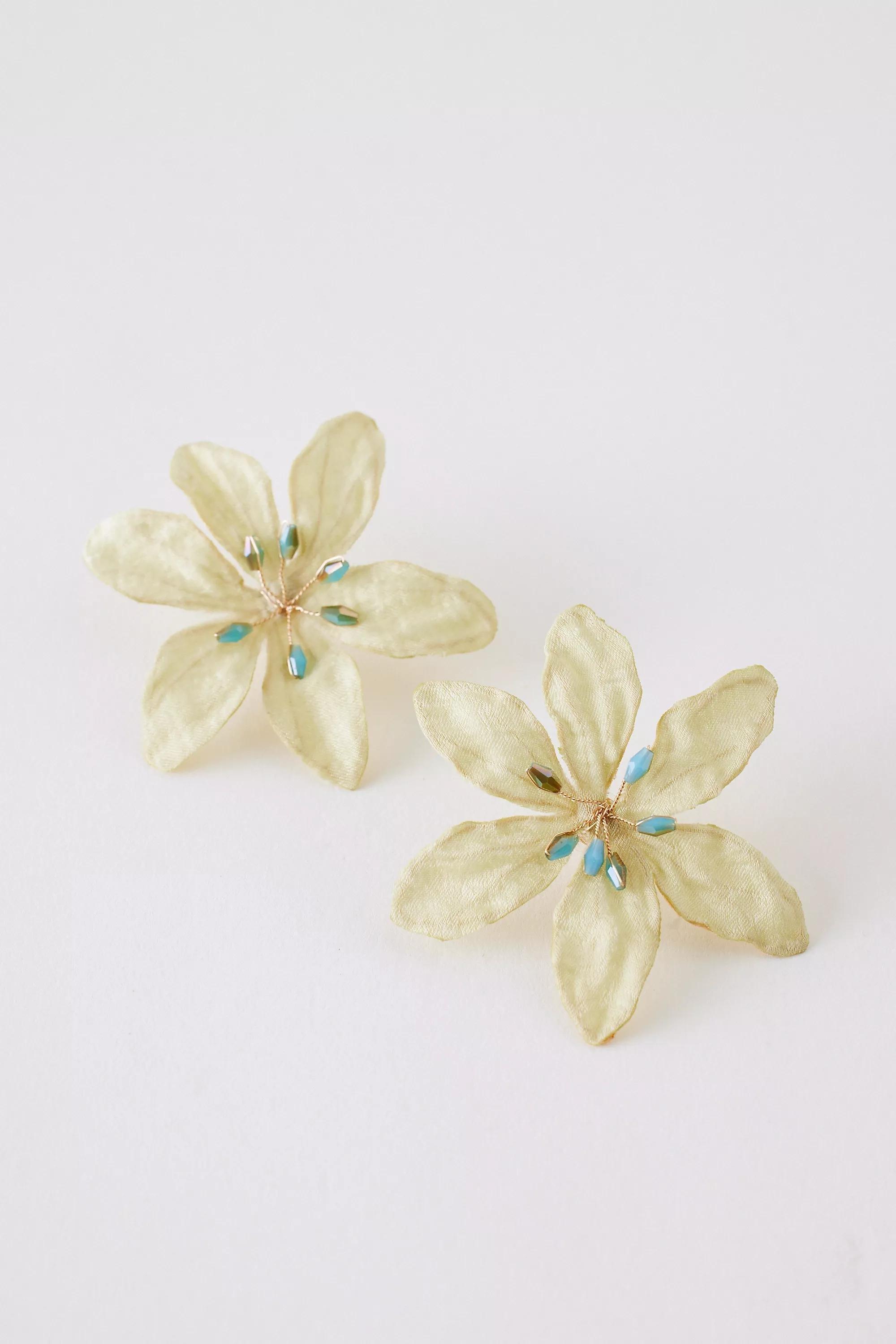 Oversized Flower Post Earrings, Yellow, A501_0072, large image number 1