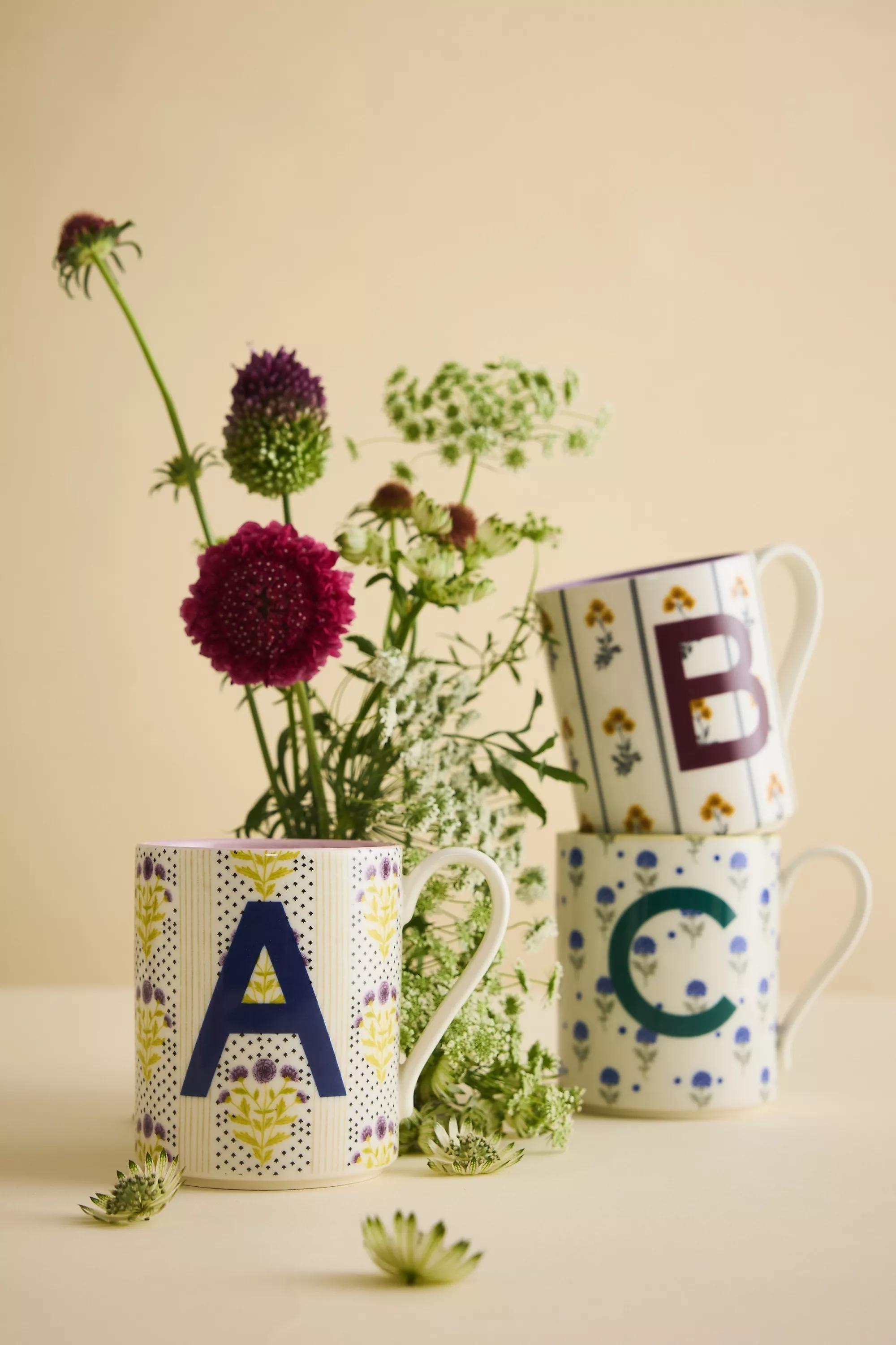 E Laura Monogram Mug, A501_0905, large image number 1