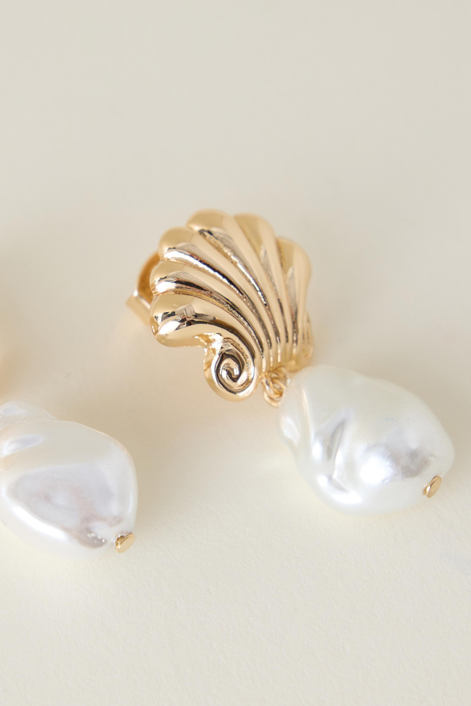 Shell Pearl Drop Earrings Gold, A501_0070, large image number 1