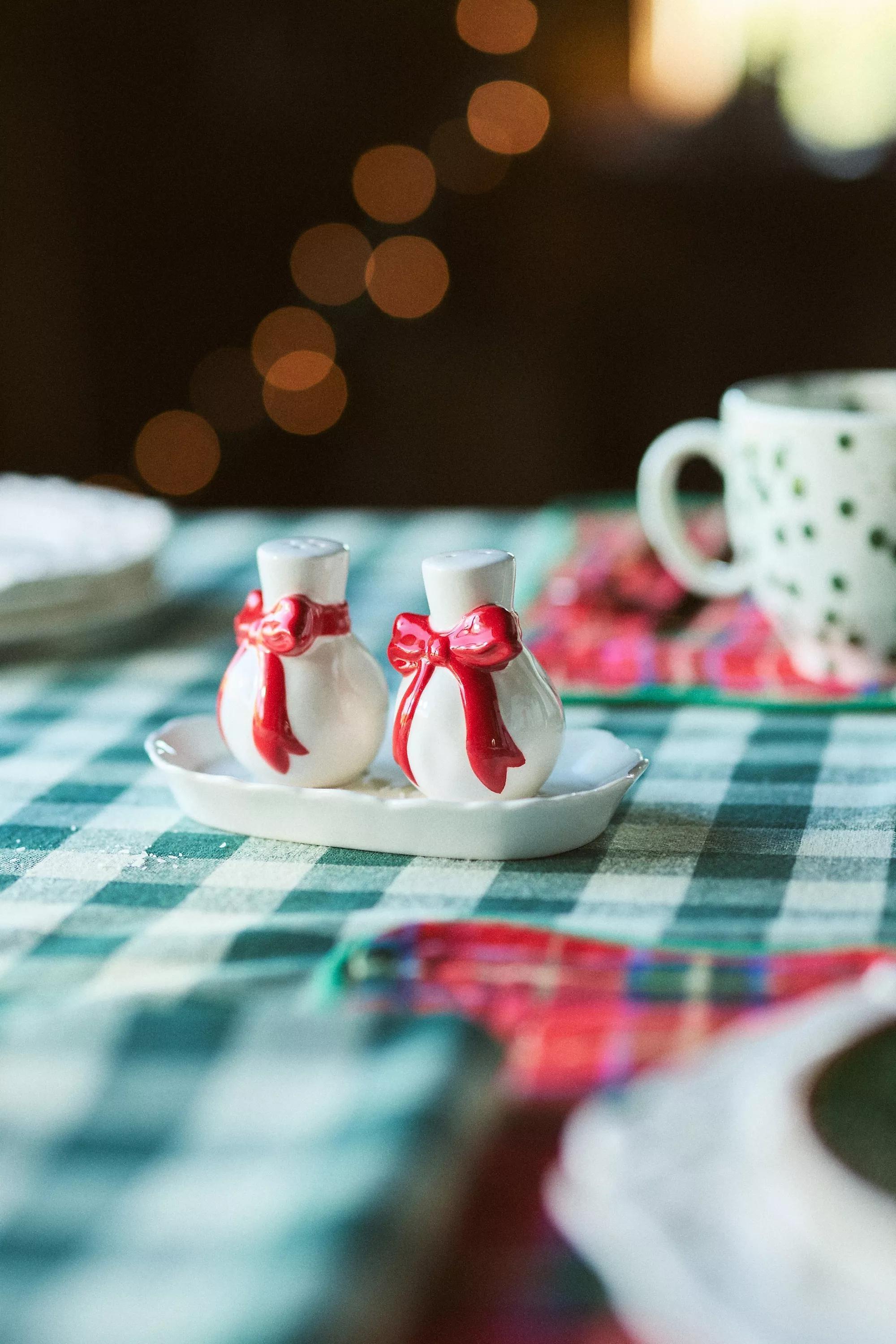 Benedita Stoneware Bow Salt And Pepper Shakers, Red, A501_0060, large image number 3
