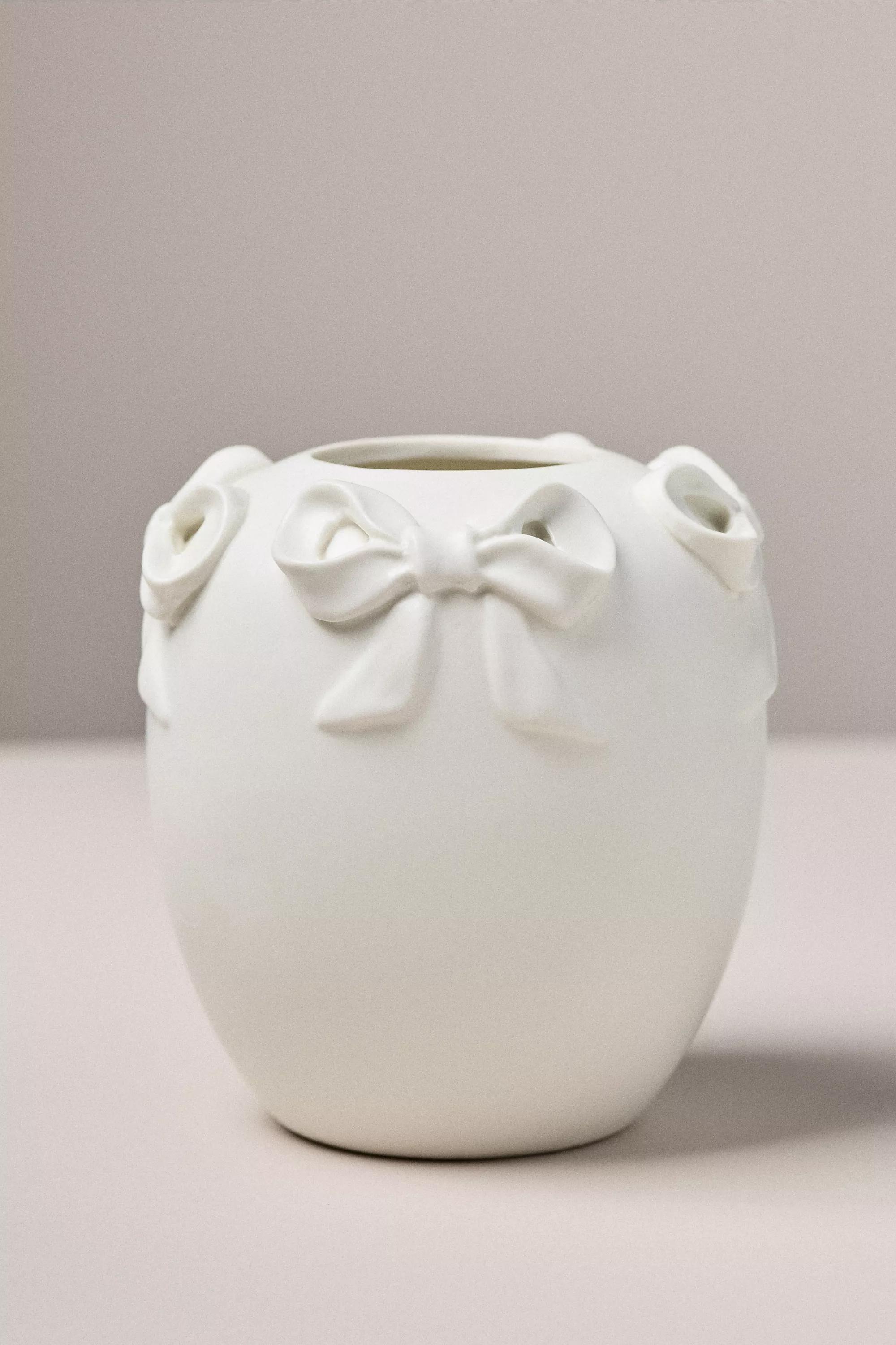 Clara Bow Vase, Beige, A501_0011, large image number 1