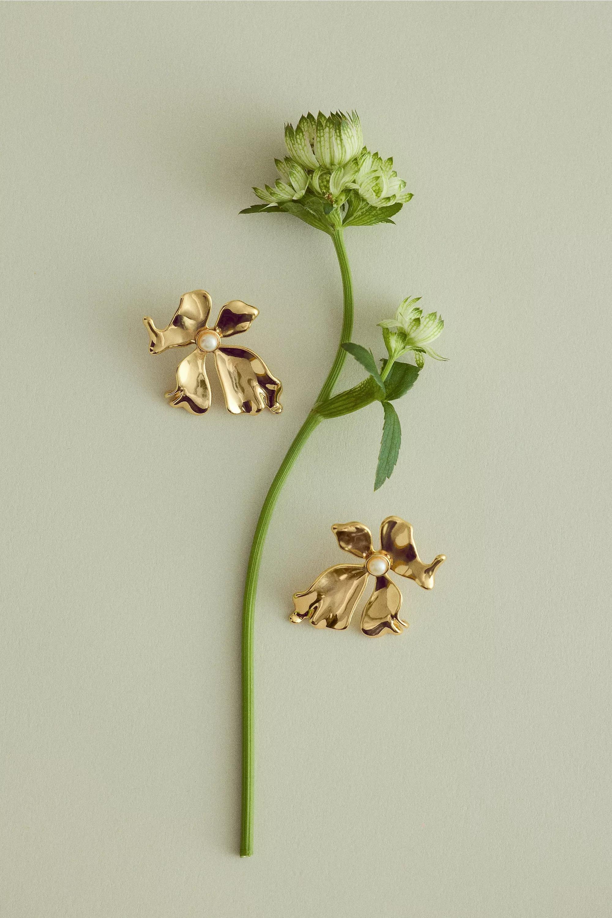 Leafy Pearl Earrings, Gold, A501_0070, large image number 1