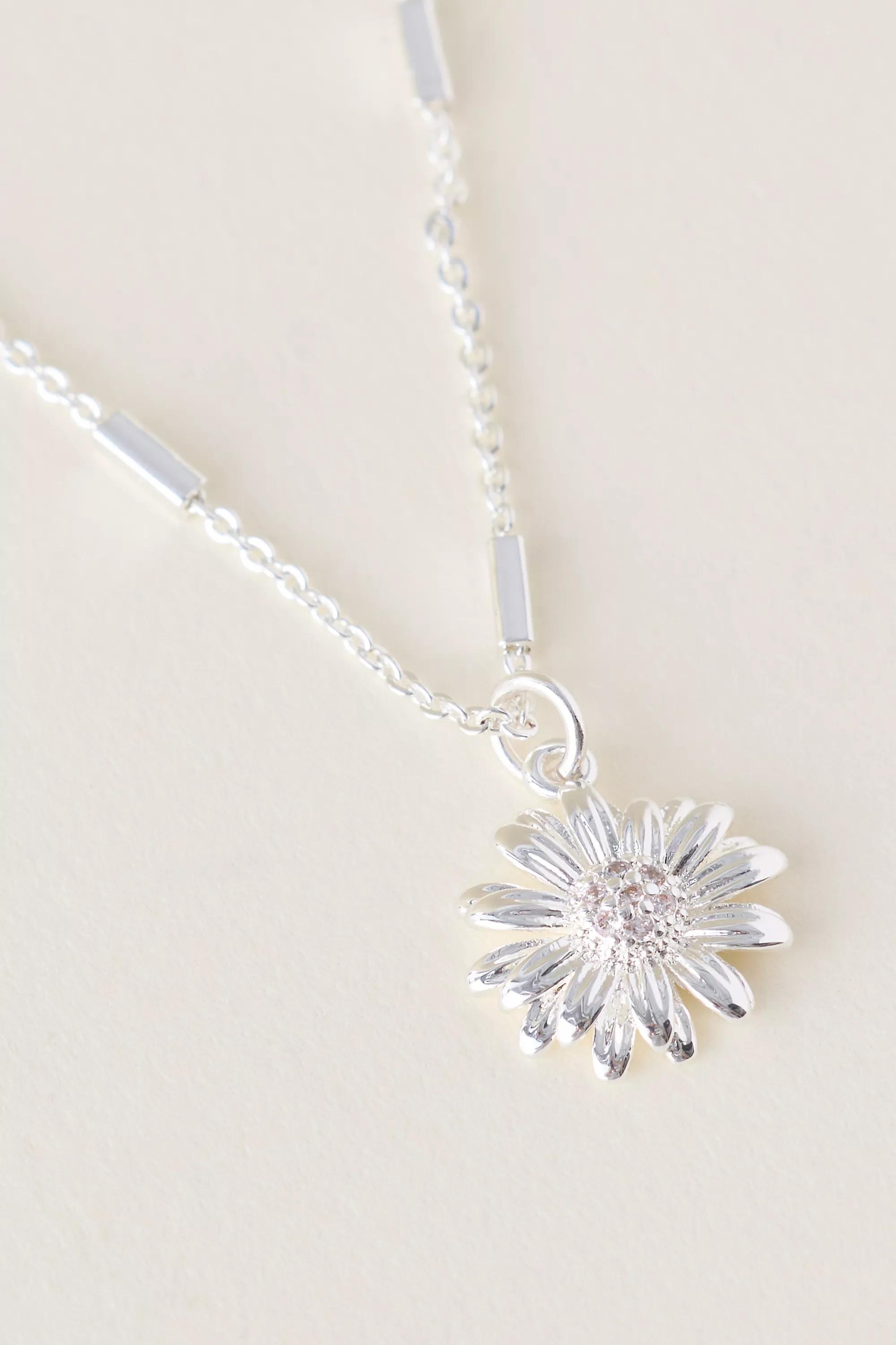Daisy Pendant Necklace, Silver, Silver, medium