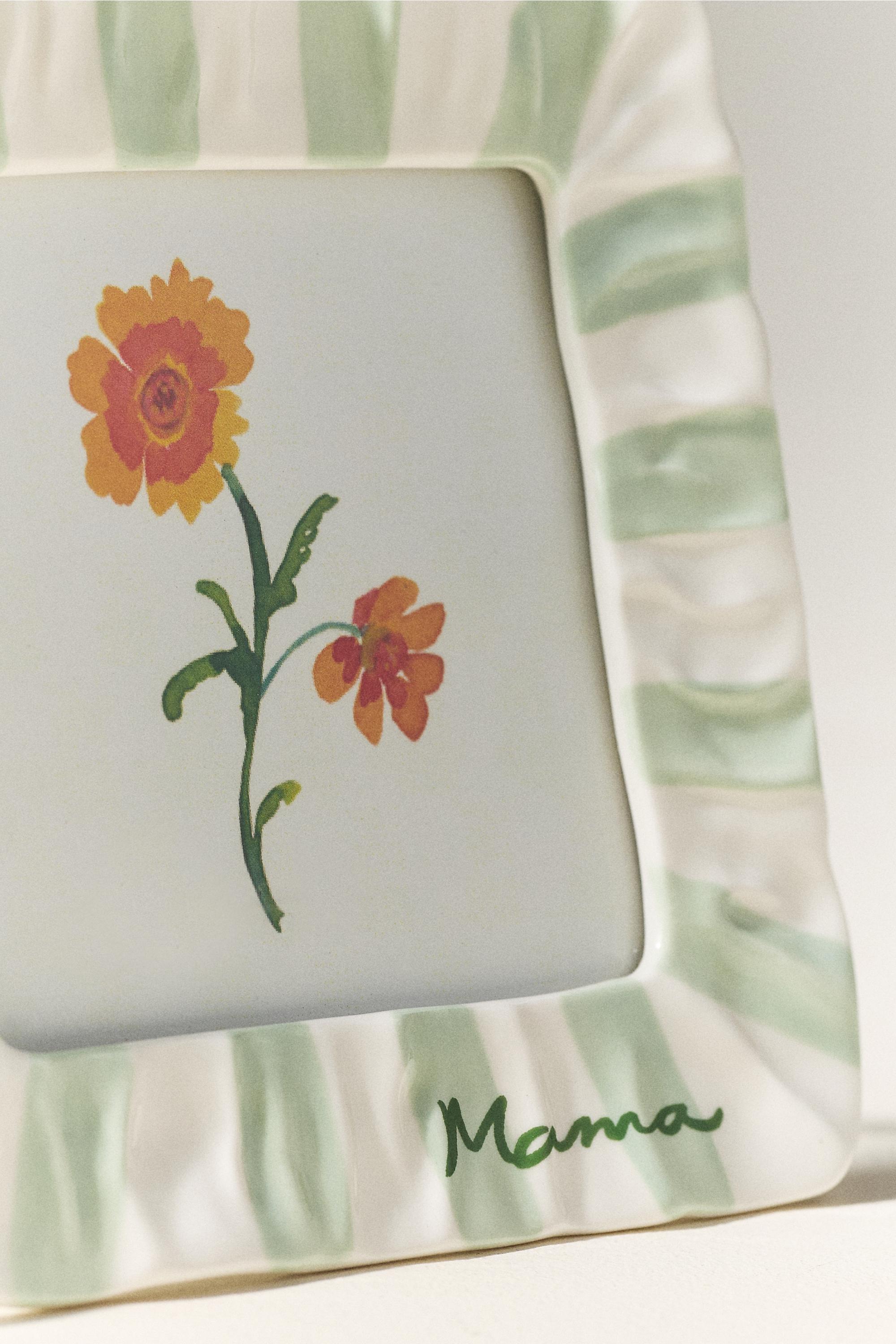 Amma Ruffle Frame, Green, A501_0237, medium