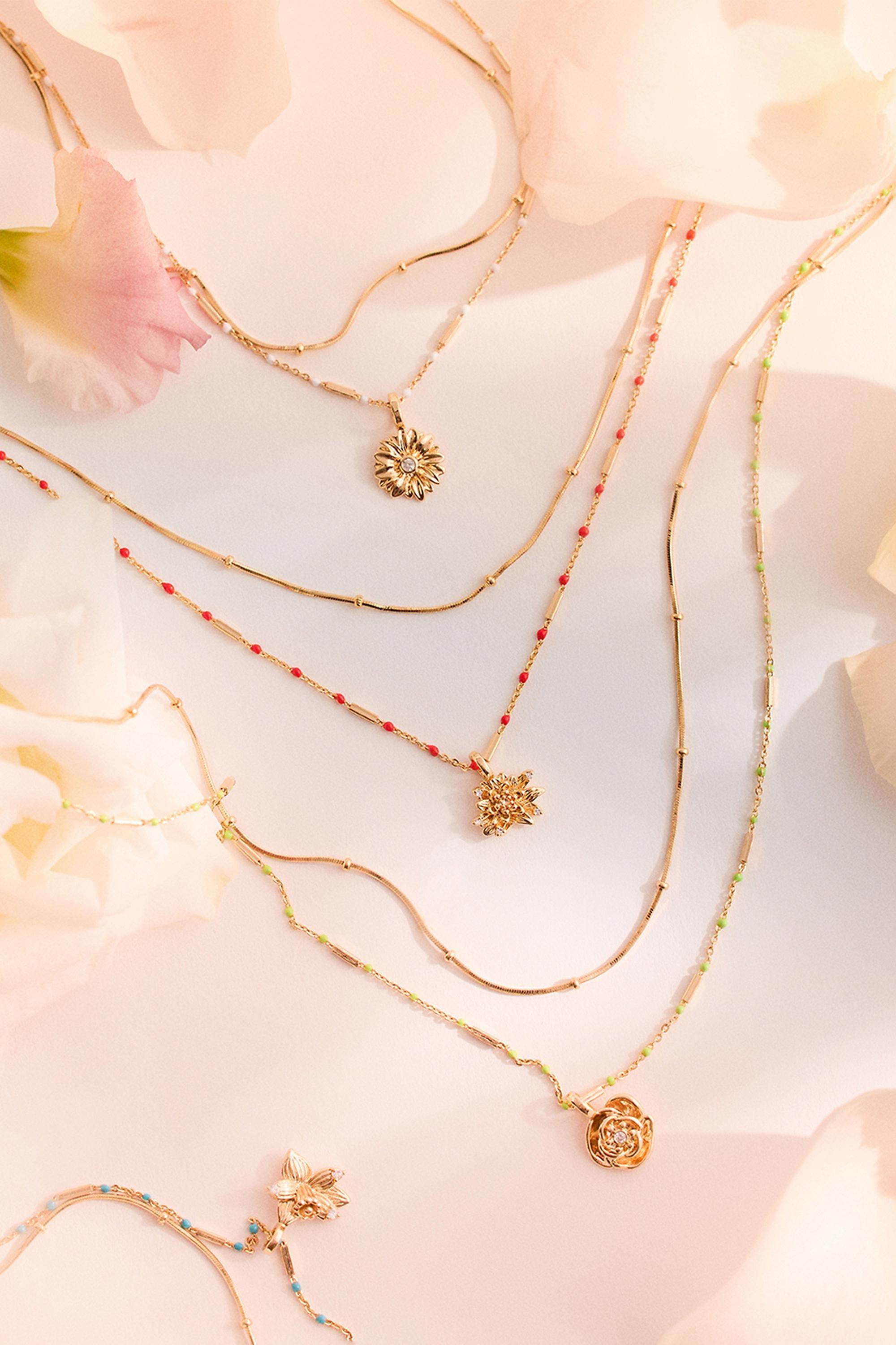 April Gold-Plated Birth Flower Layered Necklace Gold, A501_0824, medium