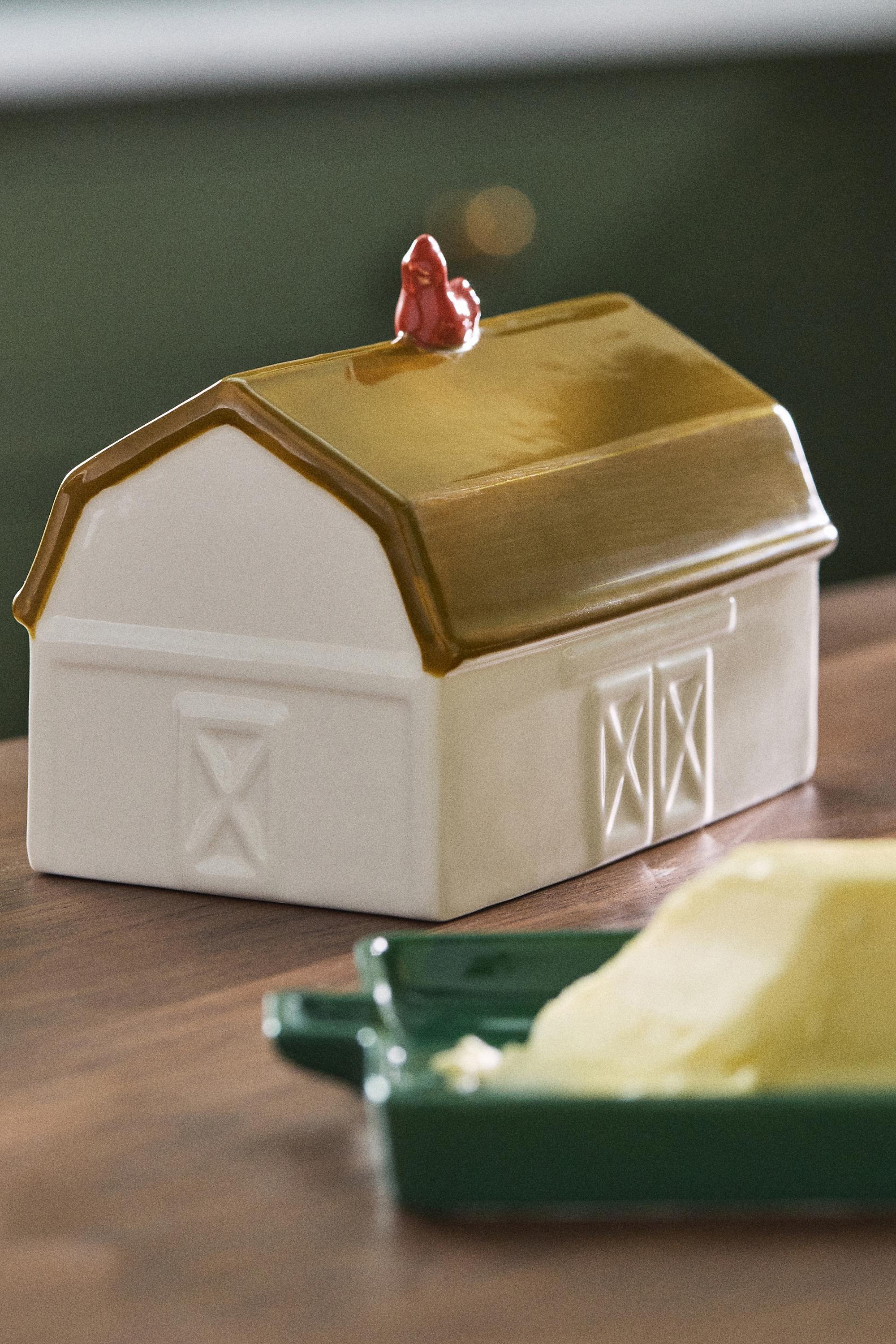 Molly Yeh Stoneware Barn Butter Dish, Multicolour, Yellow, medium
